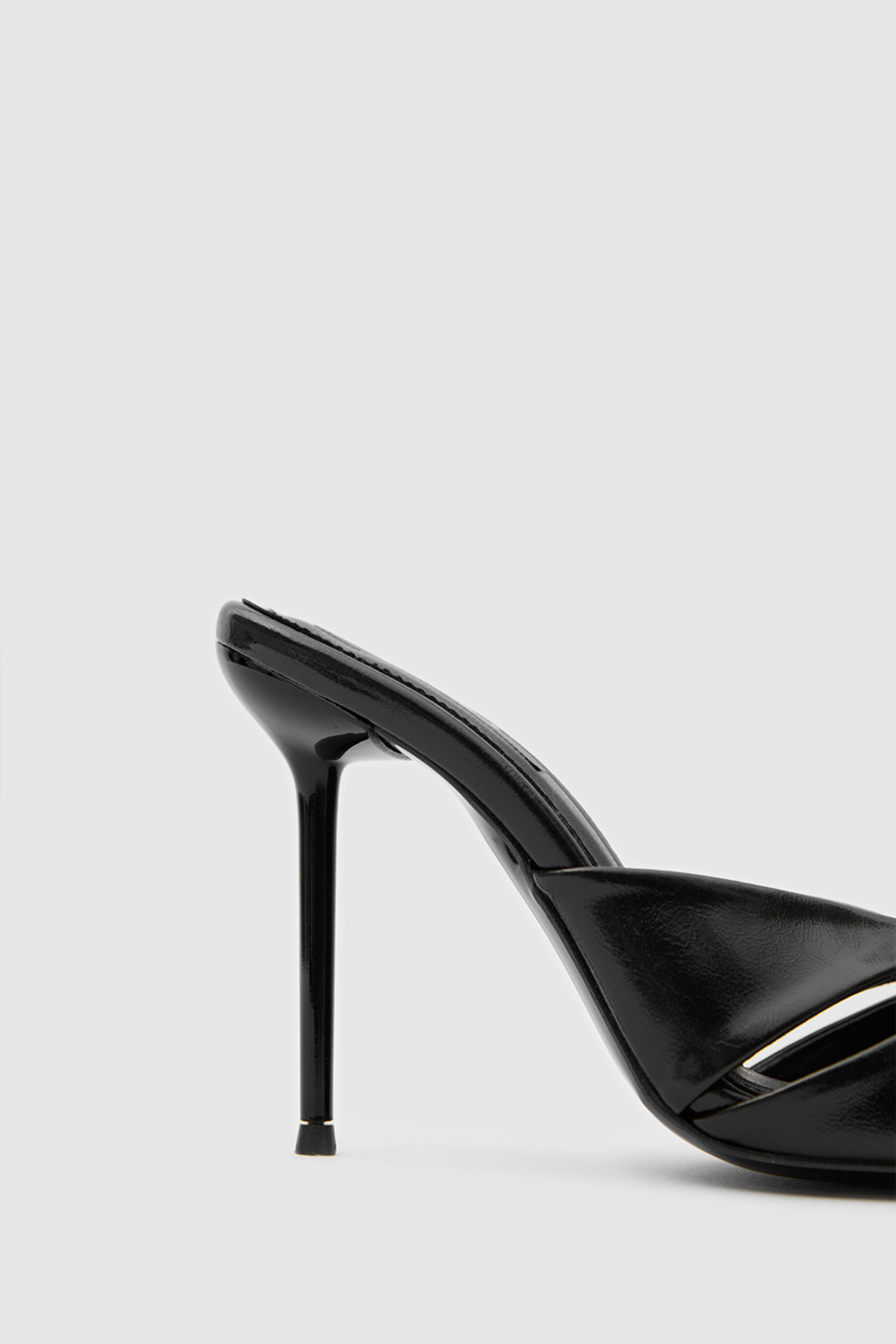 SUVEA X Shape Luxe Heels