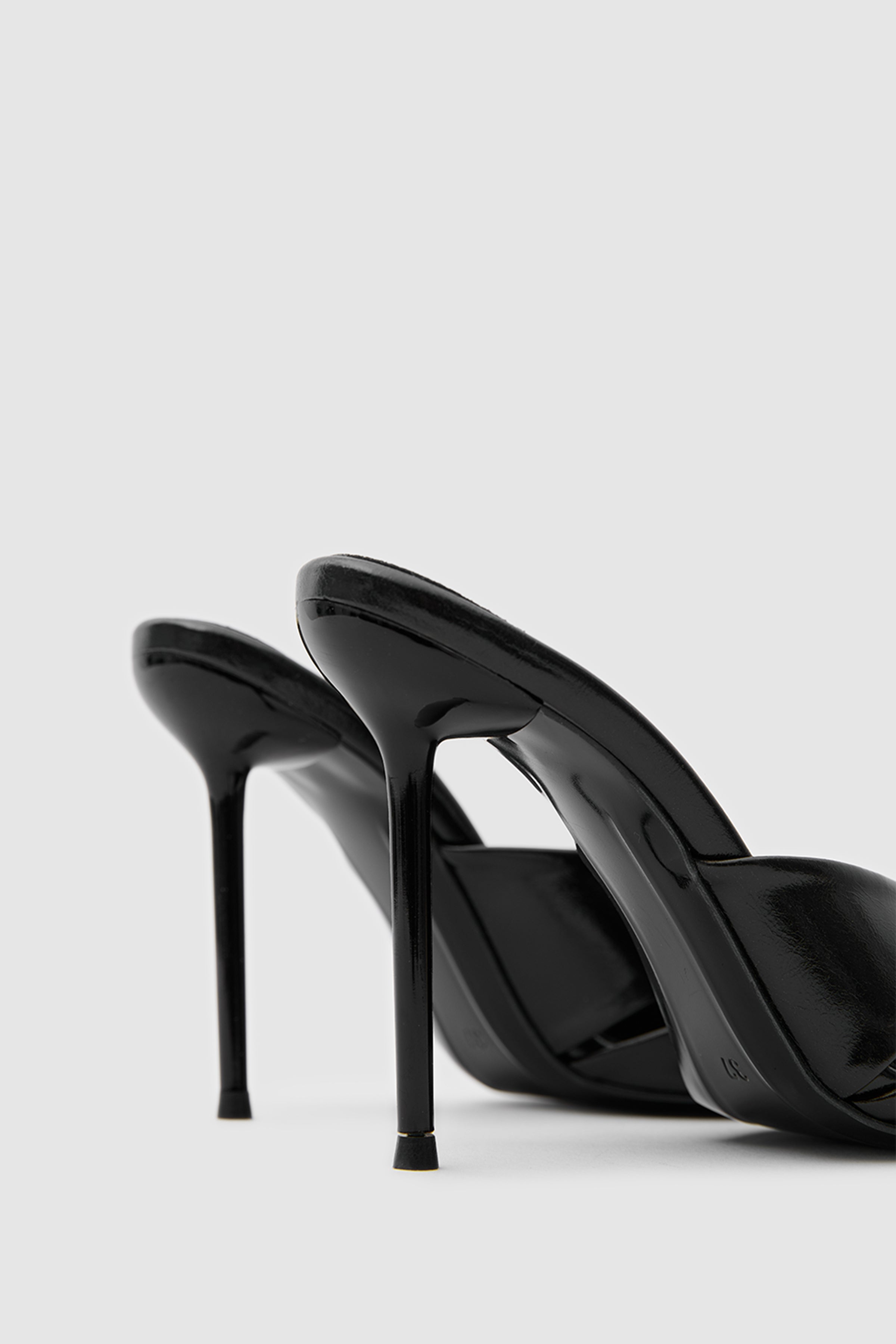 SUVEA X Shape Luxe Heels