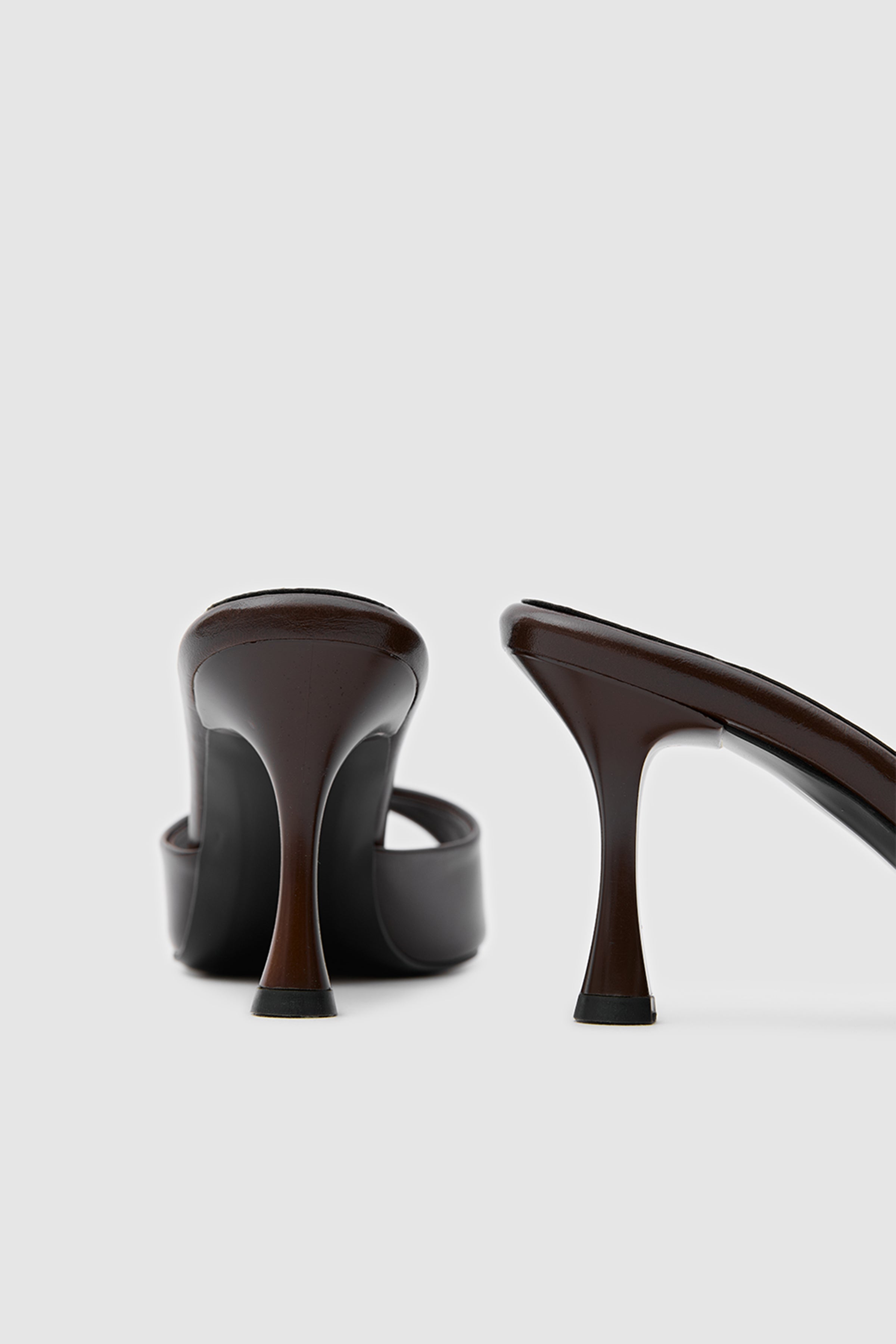 SUVEA Minimal Shape Heels