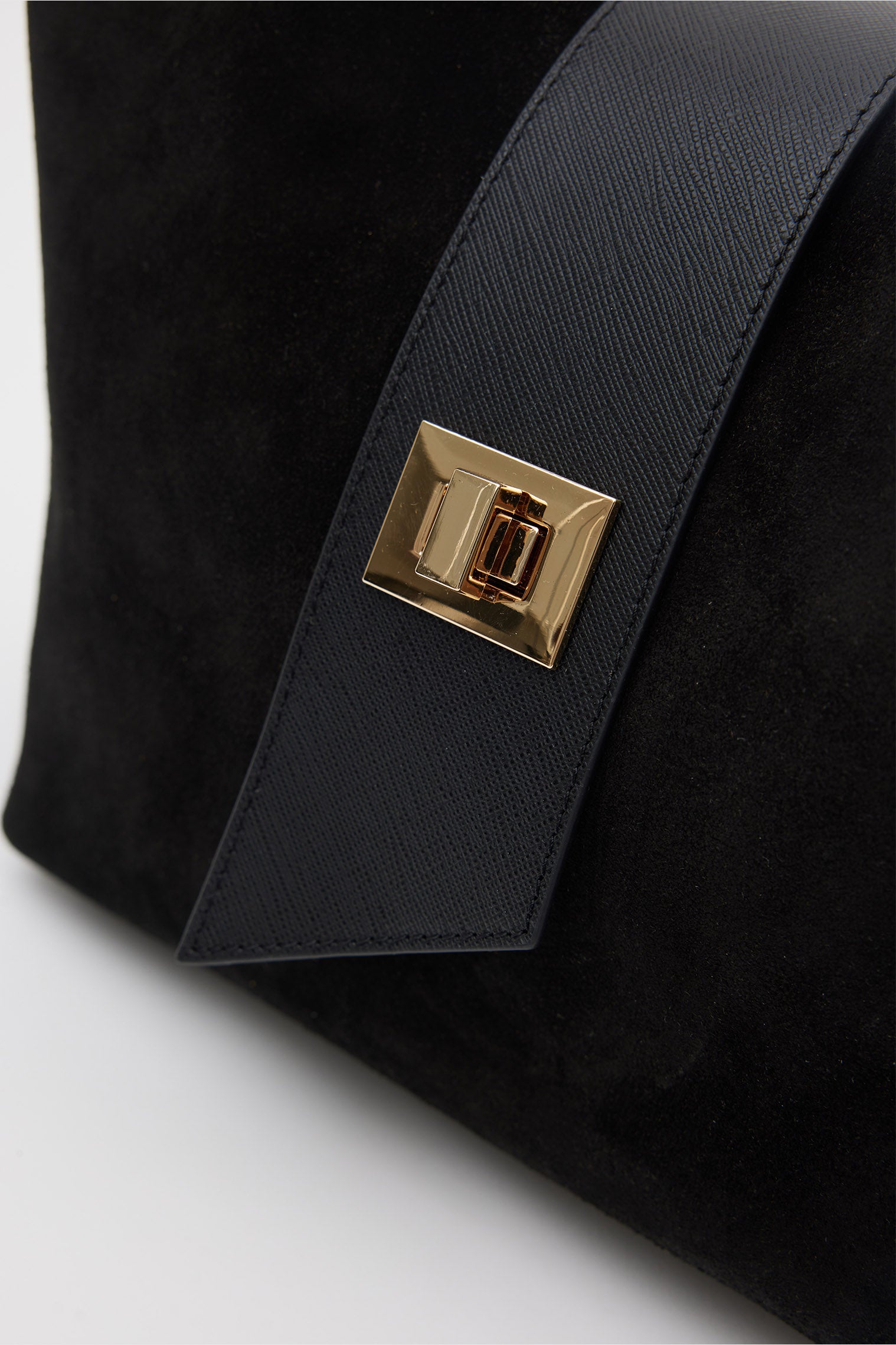 OGGO SUVEA HAKİKİ SÜET DERİ Omuz Çantası