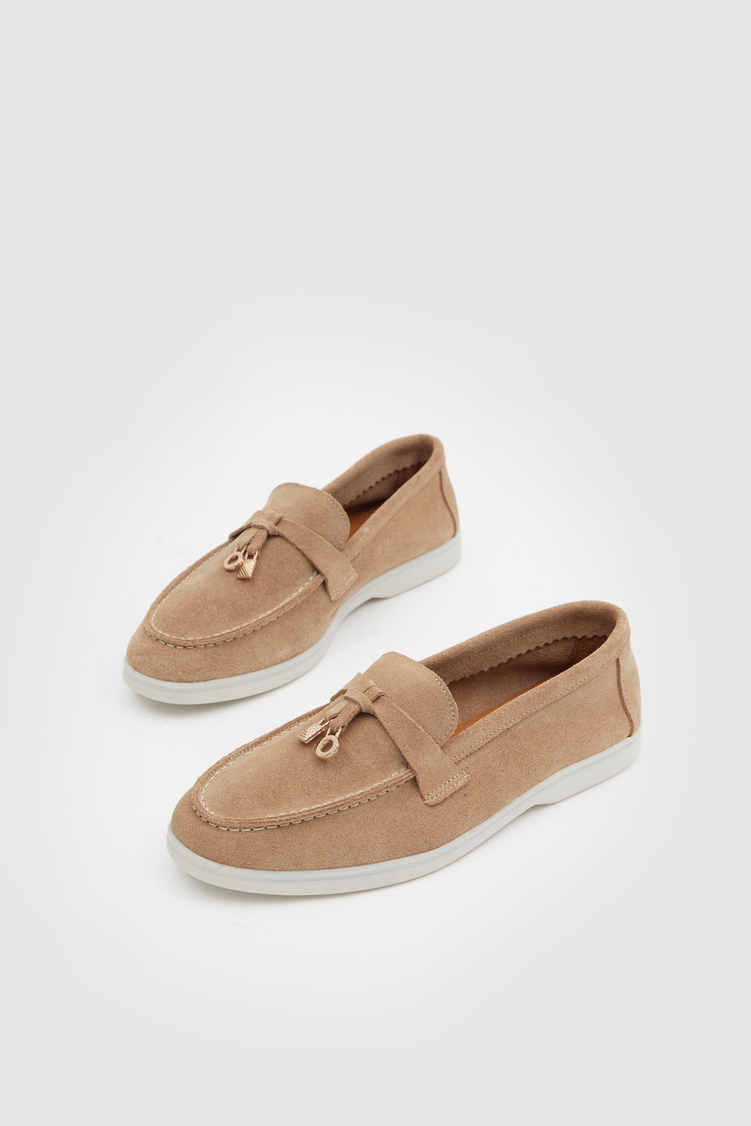 OGGO SUVEA SÜET HAKİKİ DERİ AKSESUARLI FLOTER