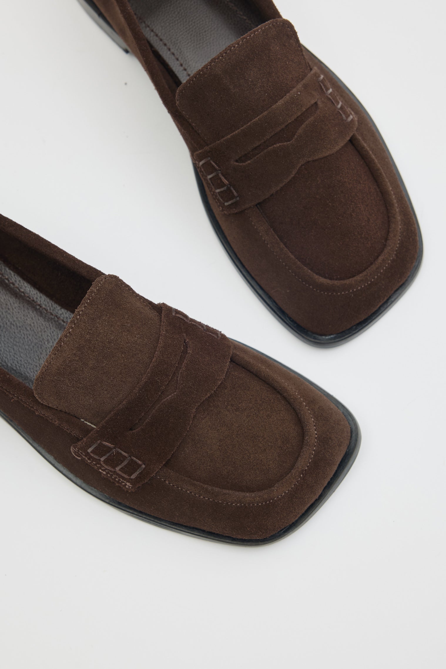 SUVEA EIRO Suede Loafer
