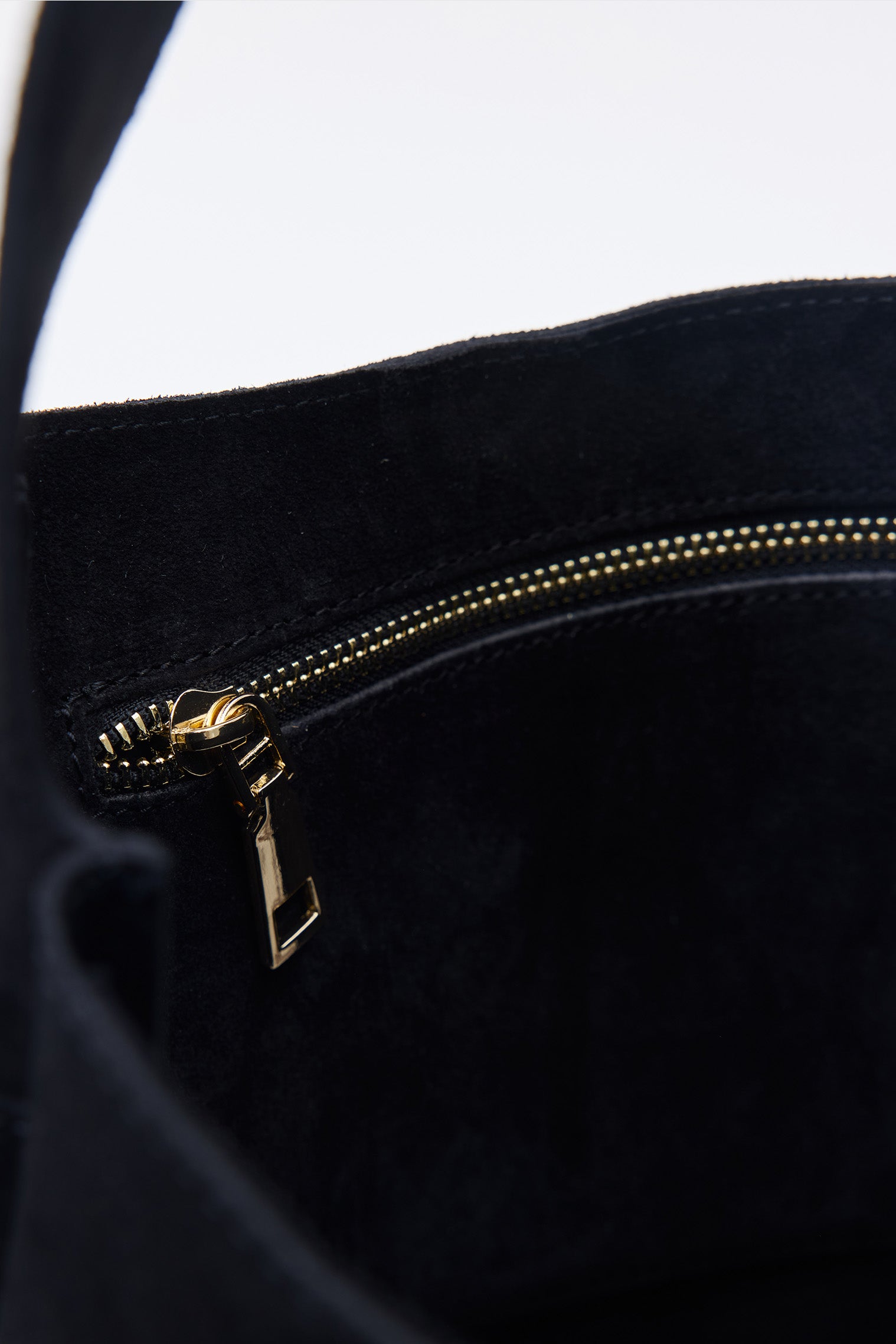 OGGO SUVEA HAKİKİ SÜET DERİ Omuz Çantası