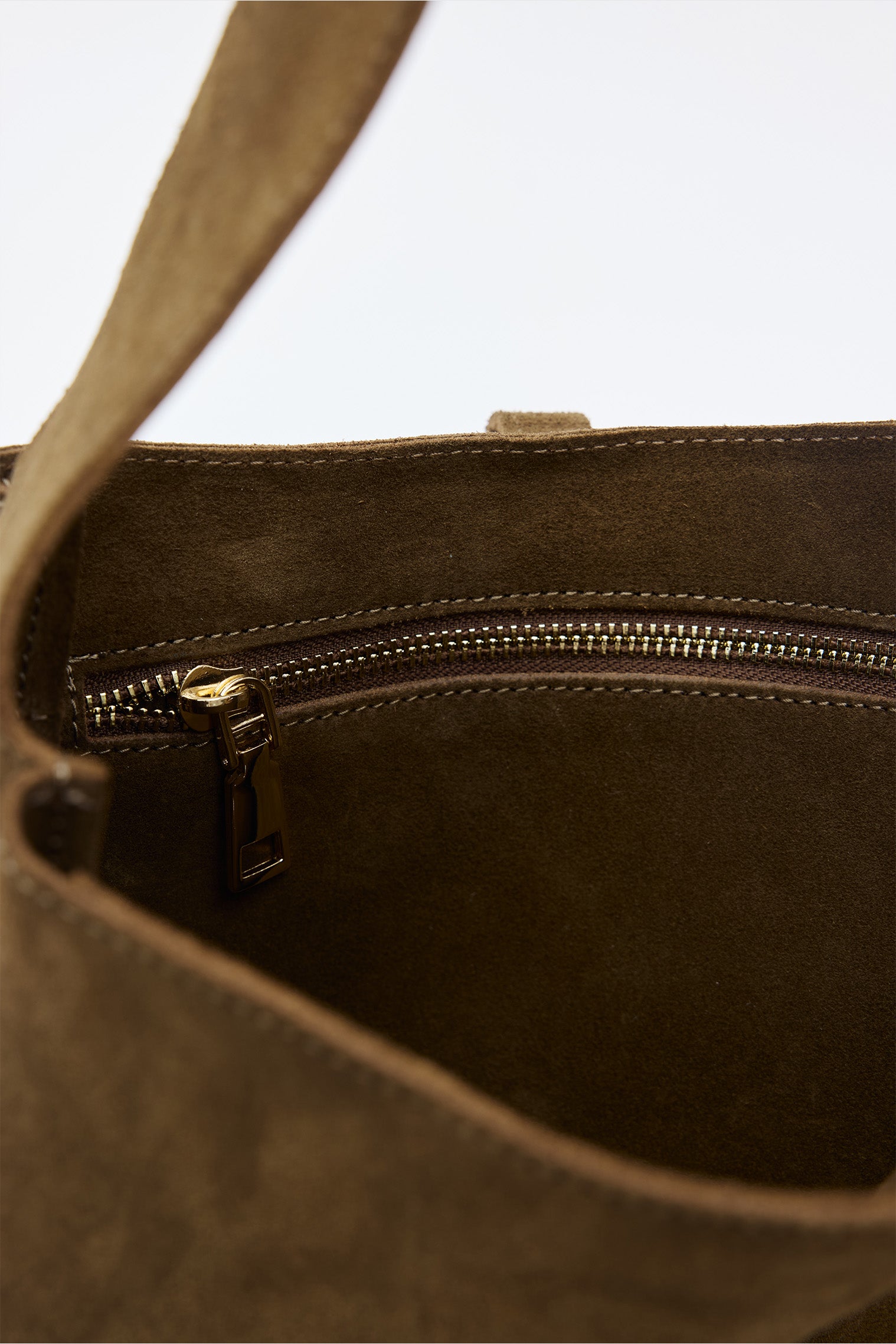 OGGO SUVEA HAKİKİ SÜET DERİ Omuz Çantası