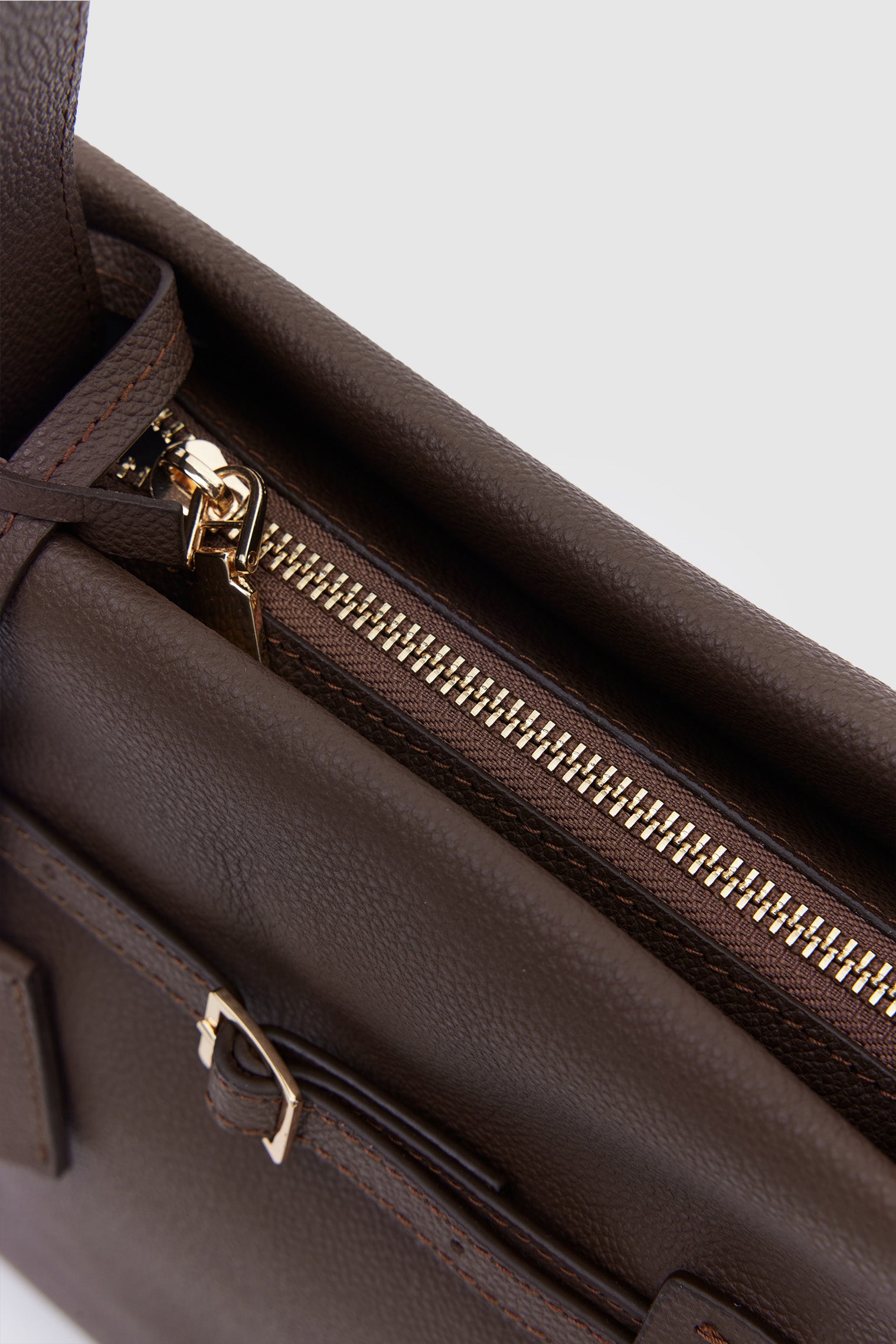 OGGO SUVEA HAKİKİ DERİ Omuz Çantası