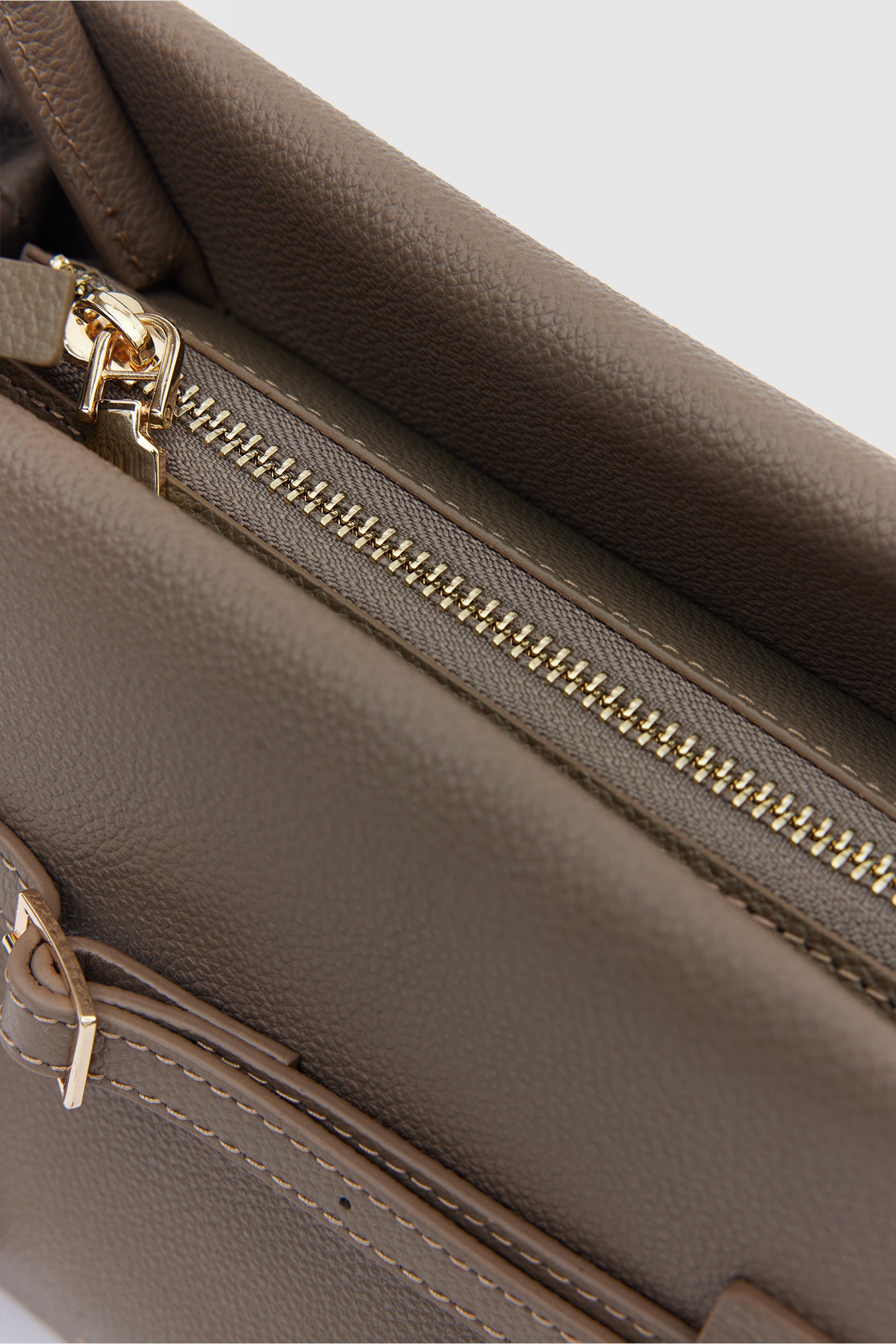 OGGO SUVEA HAKİKİ DERİ Omuz Çantası