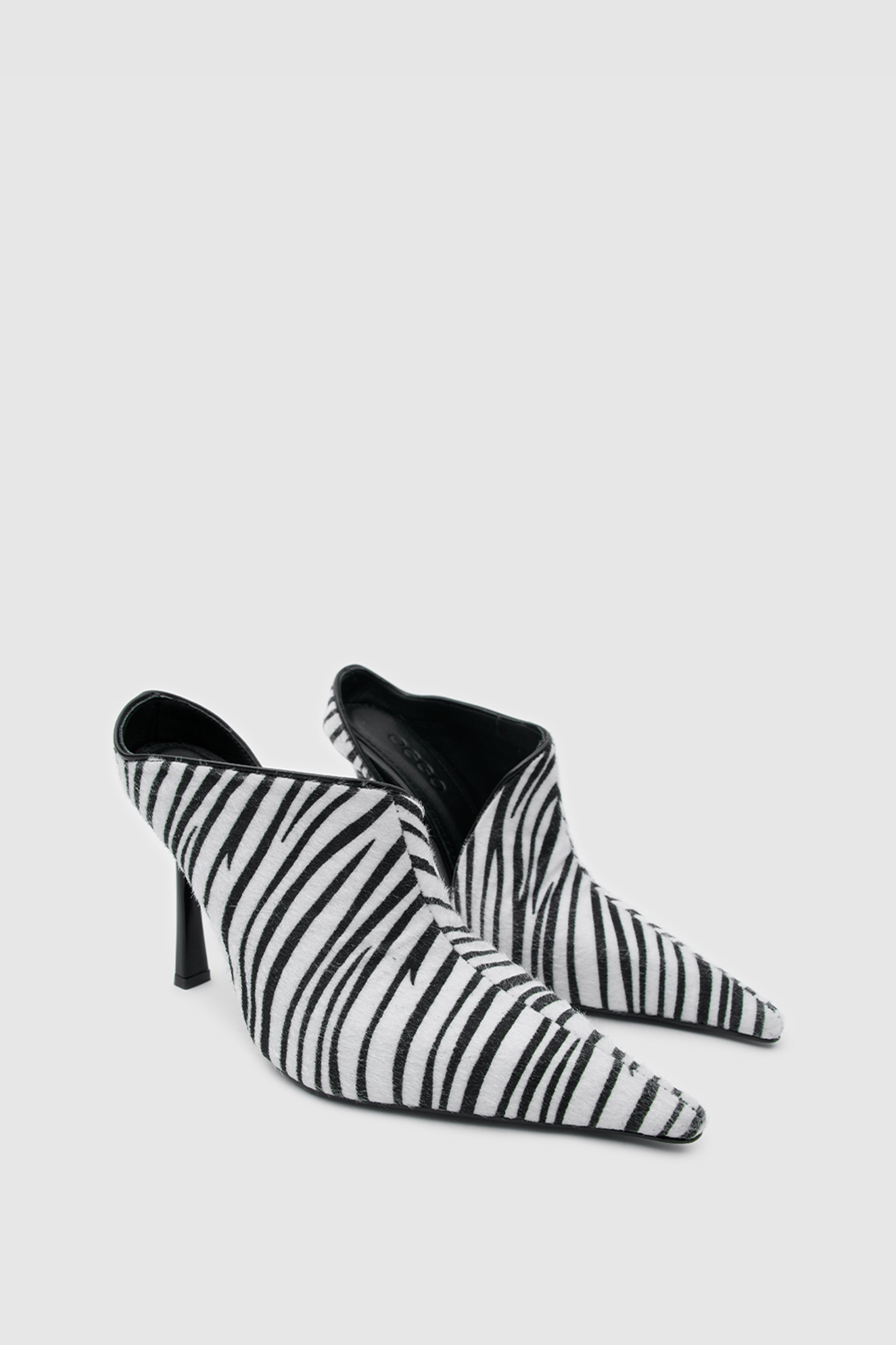 OGGO SUVEA ZEBRA HAKİKİ DERİ TERLİK