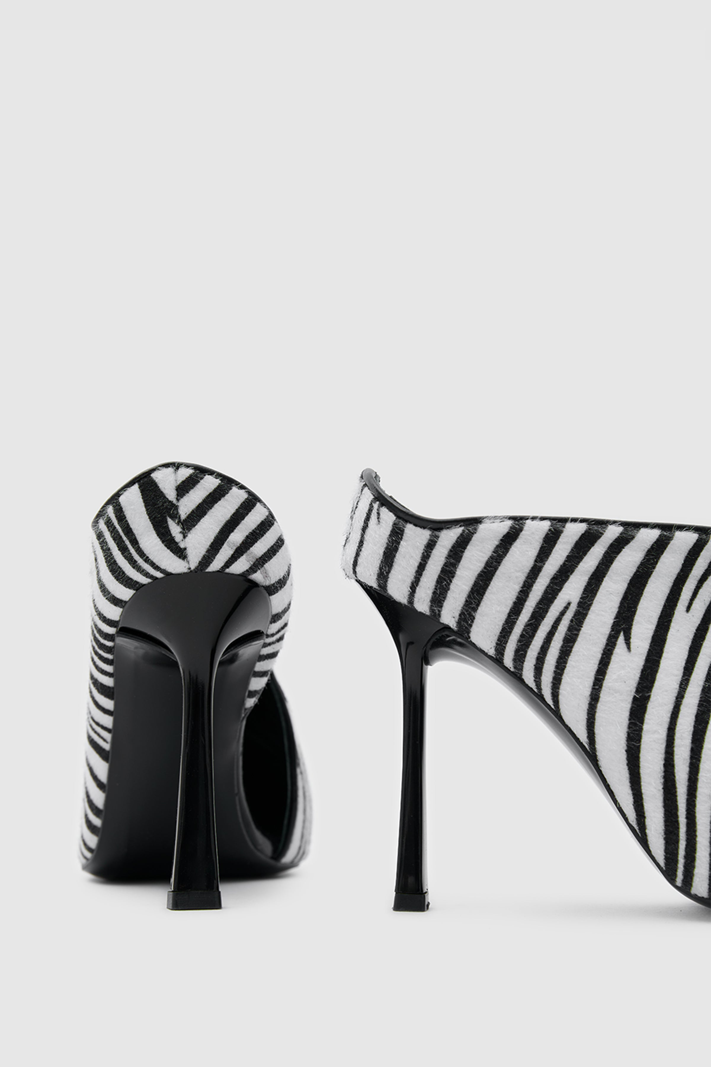 OGGO SUVEA ZEBRA HAKİKİ DERİ TERLİK