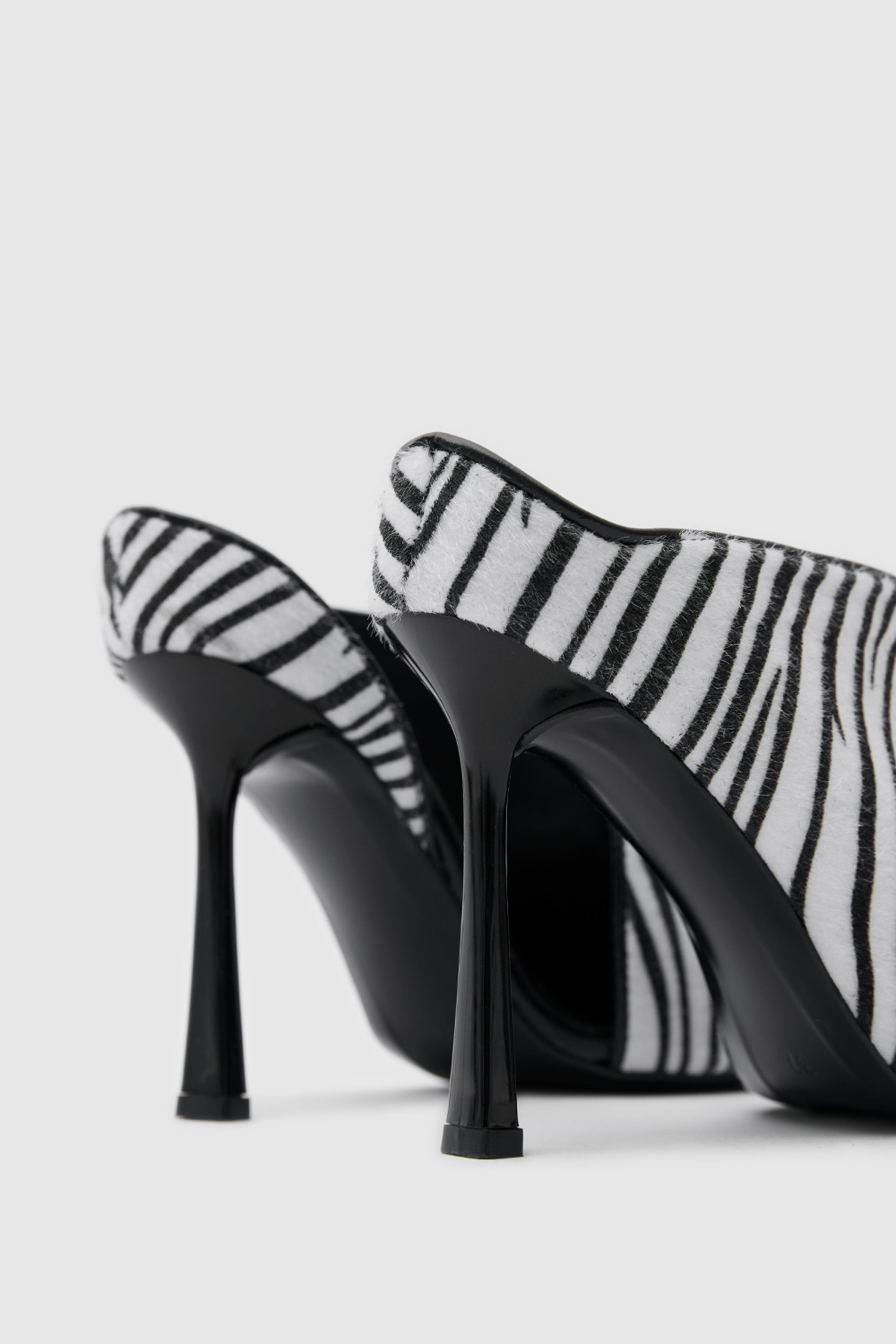 SUVEA ZERA Leather Heeled