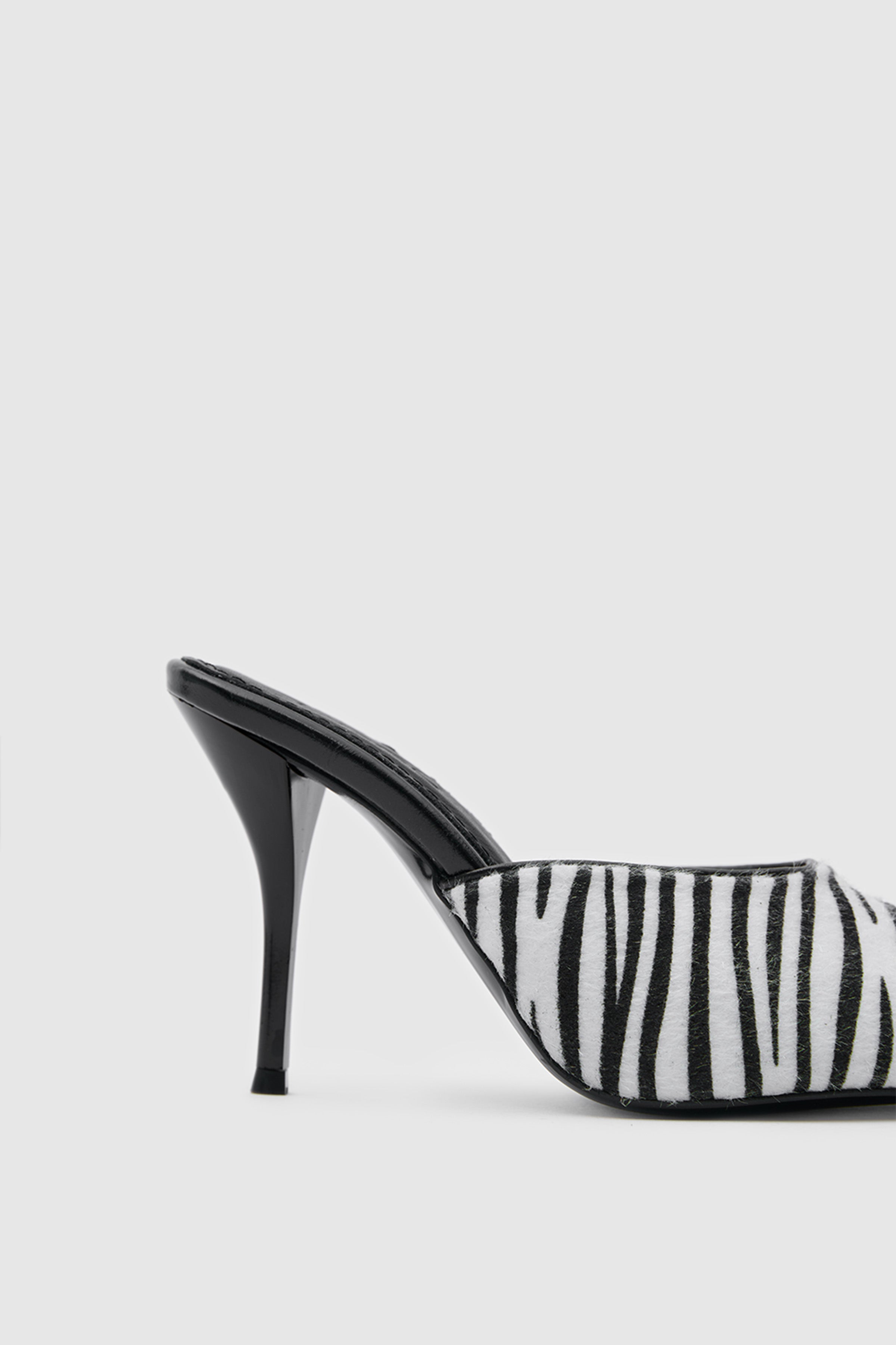 SUVEA AELA Leather Heeled