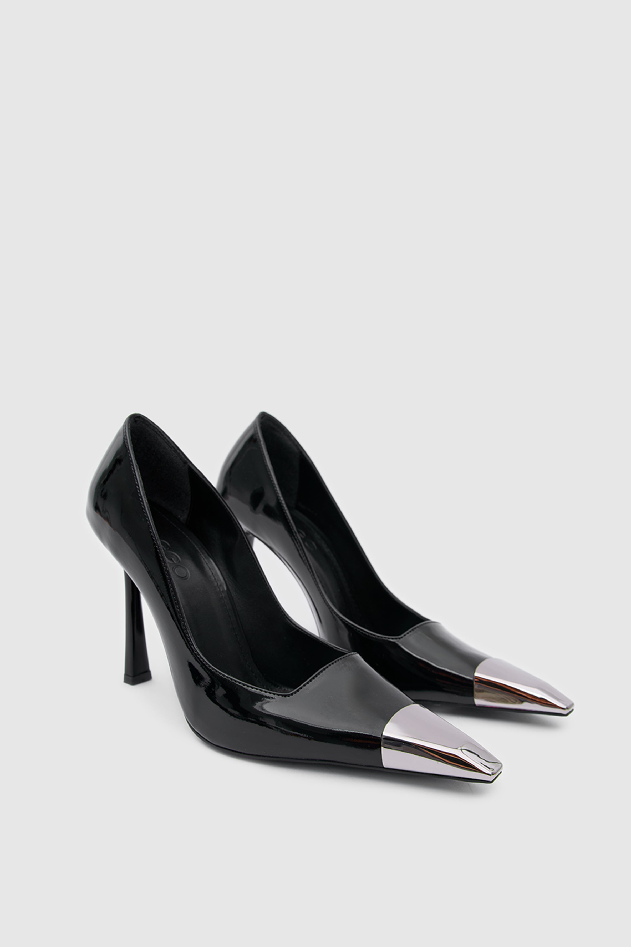 SUVEA AVEN Patent Leather Stiletto