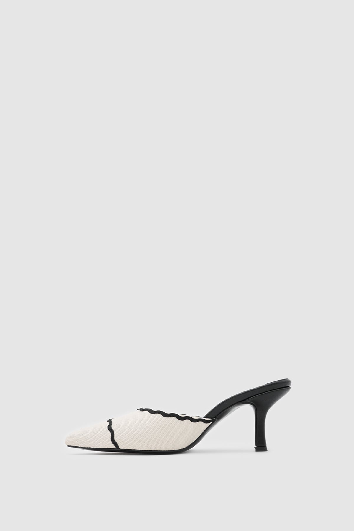 SUVEA CHOPPY Shape Heels
