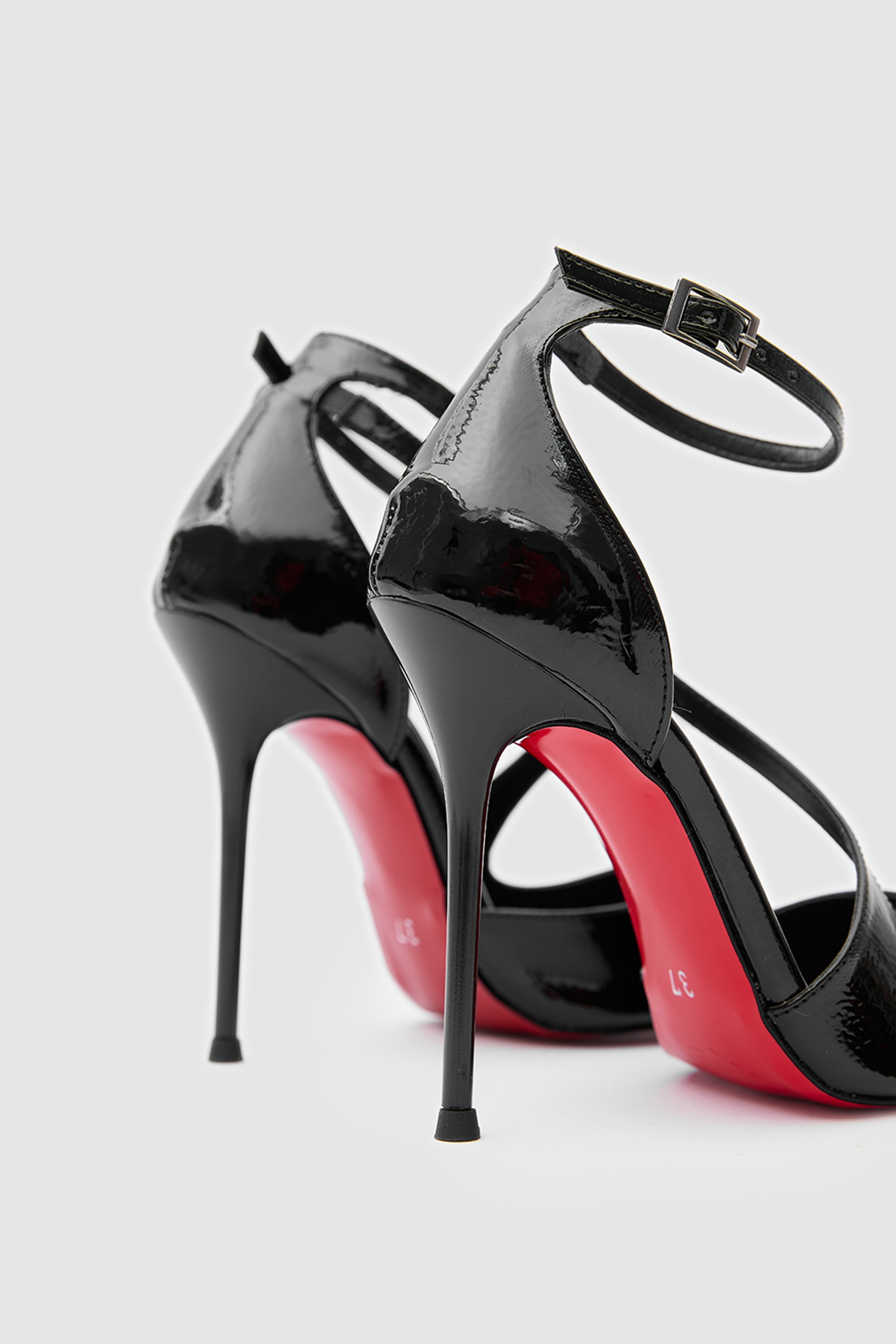 SUVEA NOIRE Patent Ankle Strap