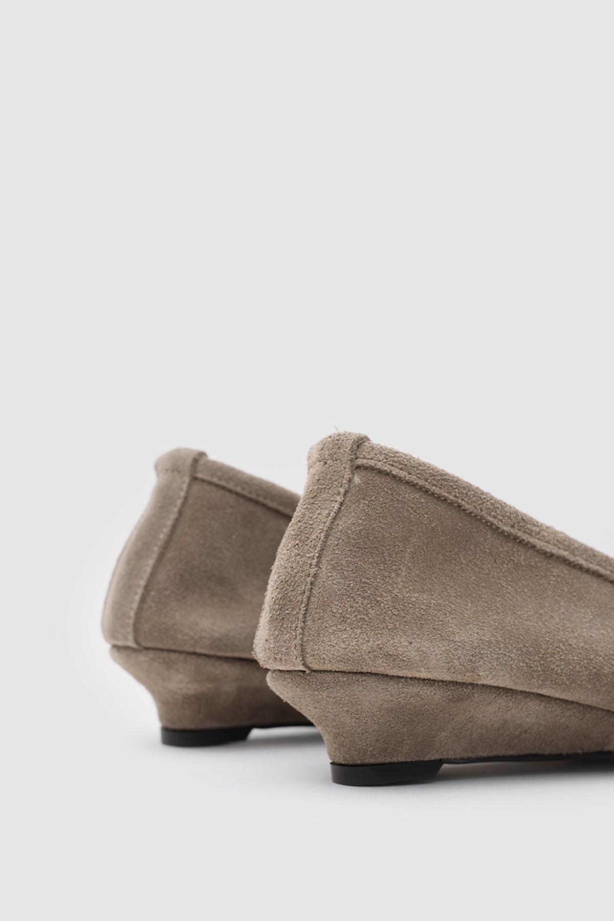 SUVEA LORA Suede Ballet Flat - Kum Suet