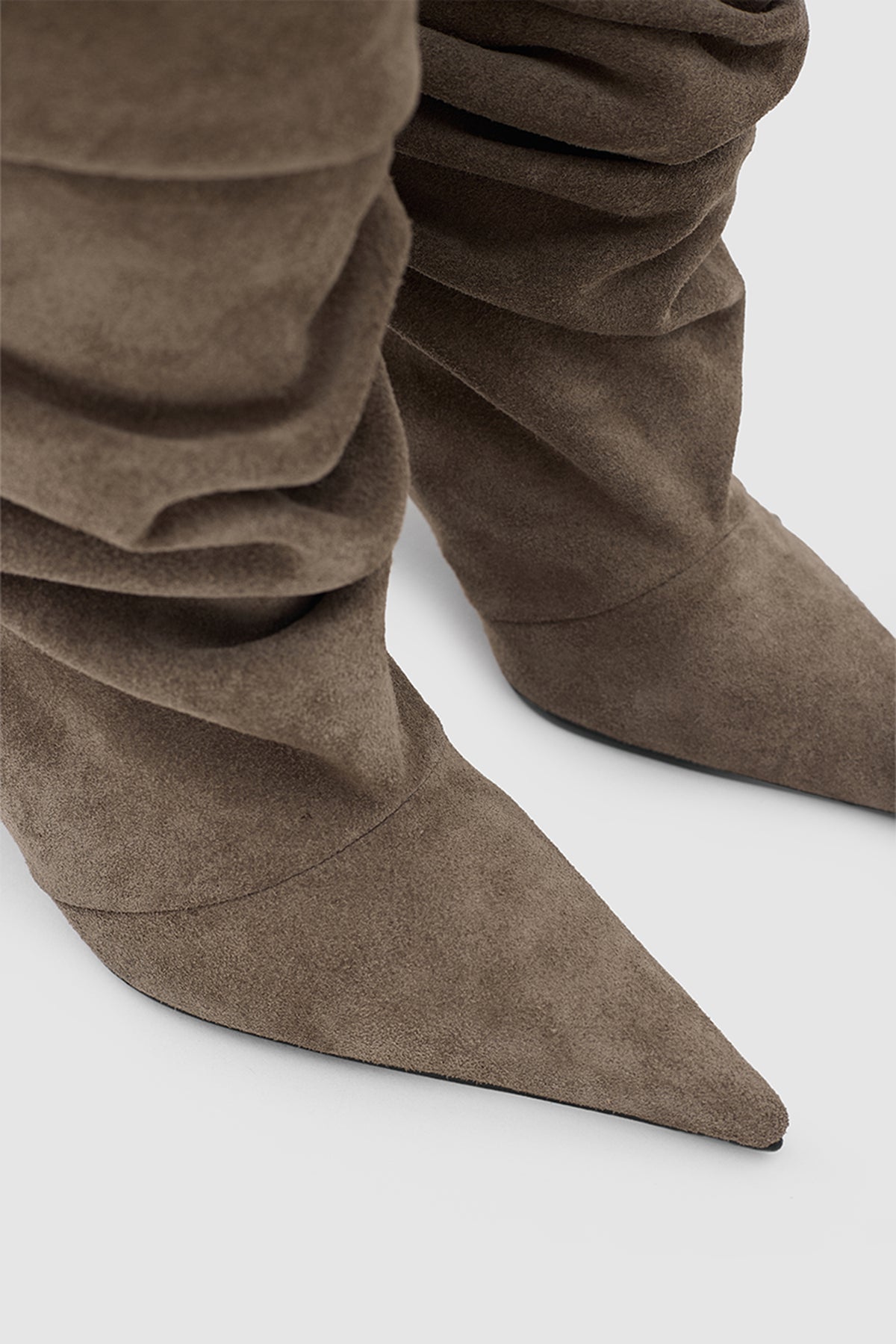 VELORA SLOUCHY BOOT - Kum Suet
