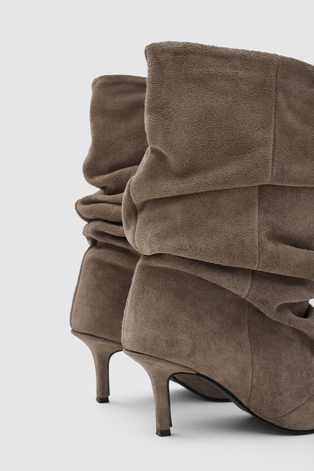 VELORA SLOUCHY BOOT - Kum Suet