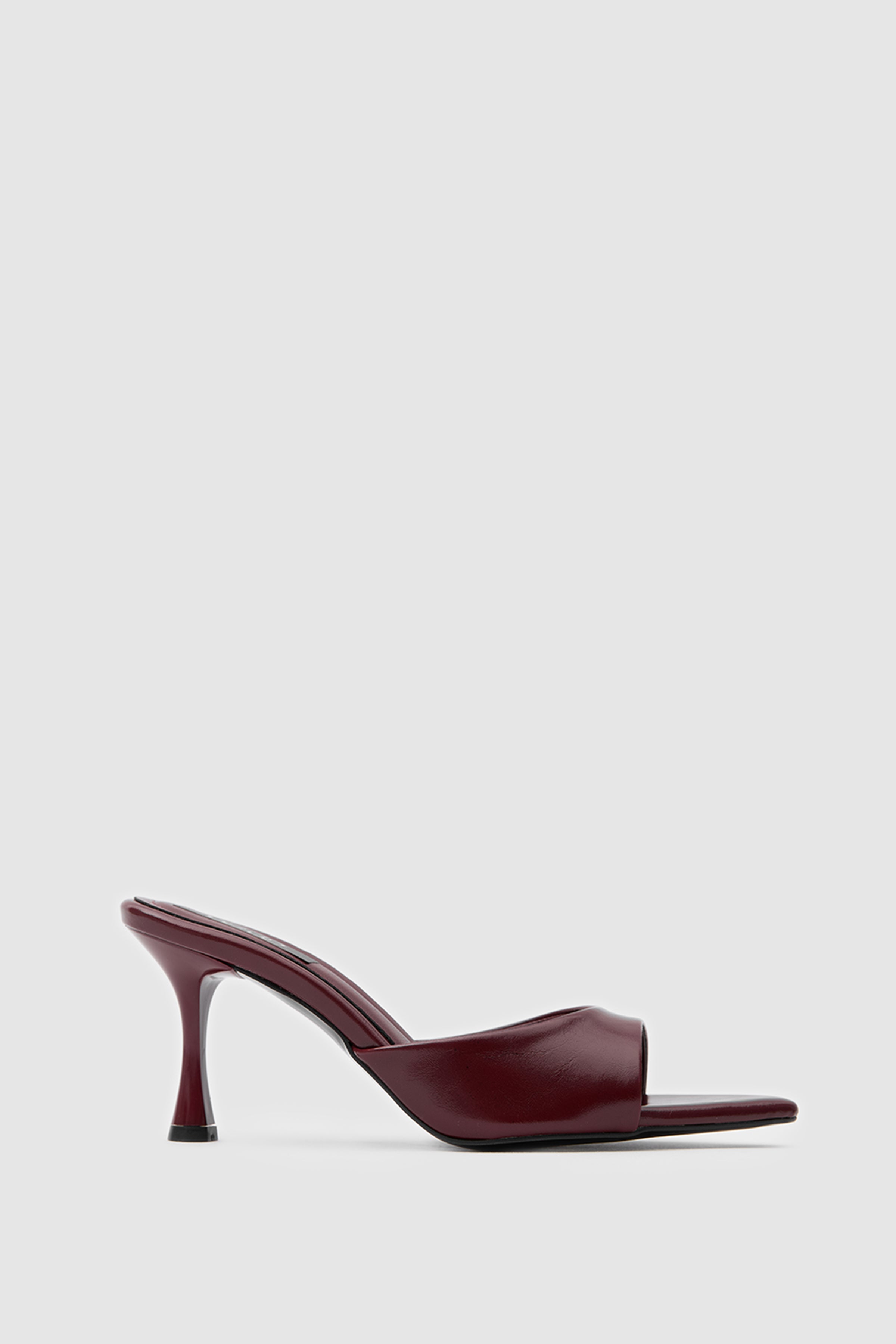 SUVEA Minimal Shape Heels