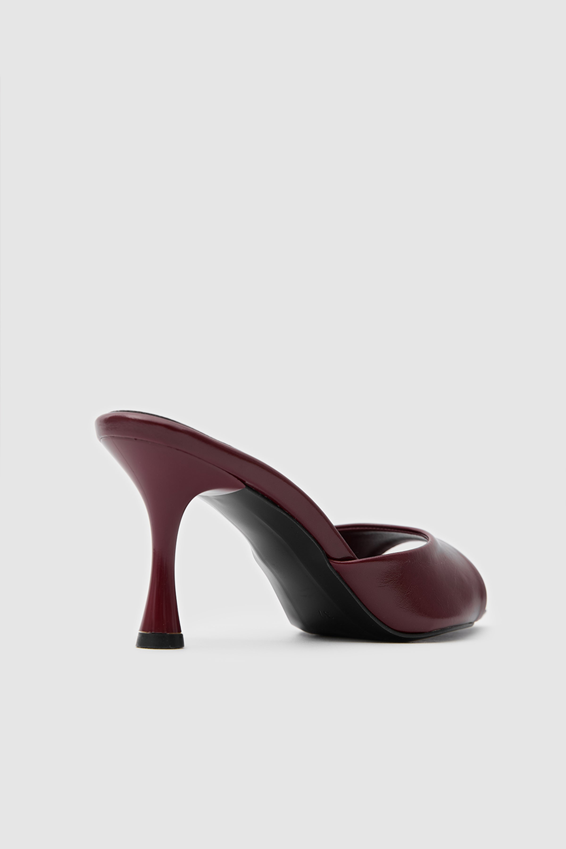 SUVEA Minimal Shape Heels