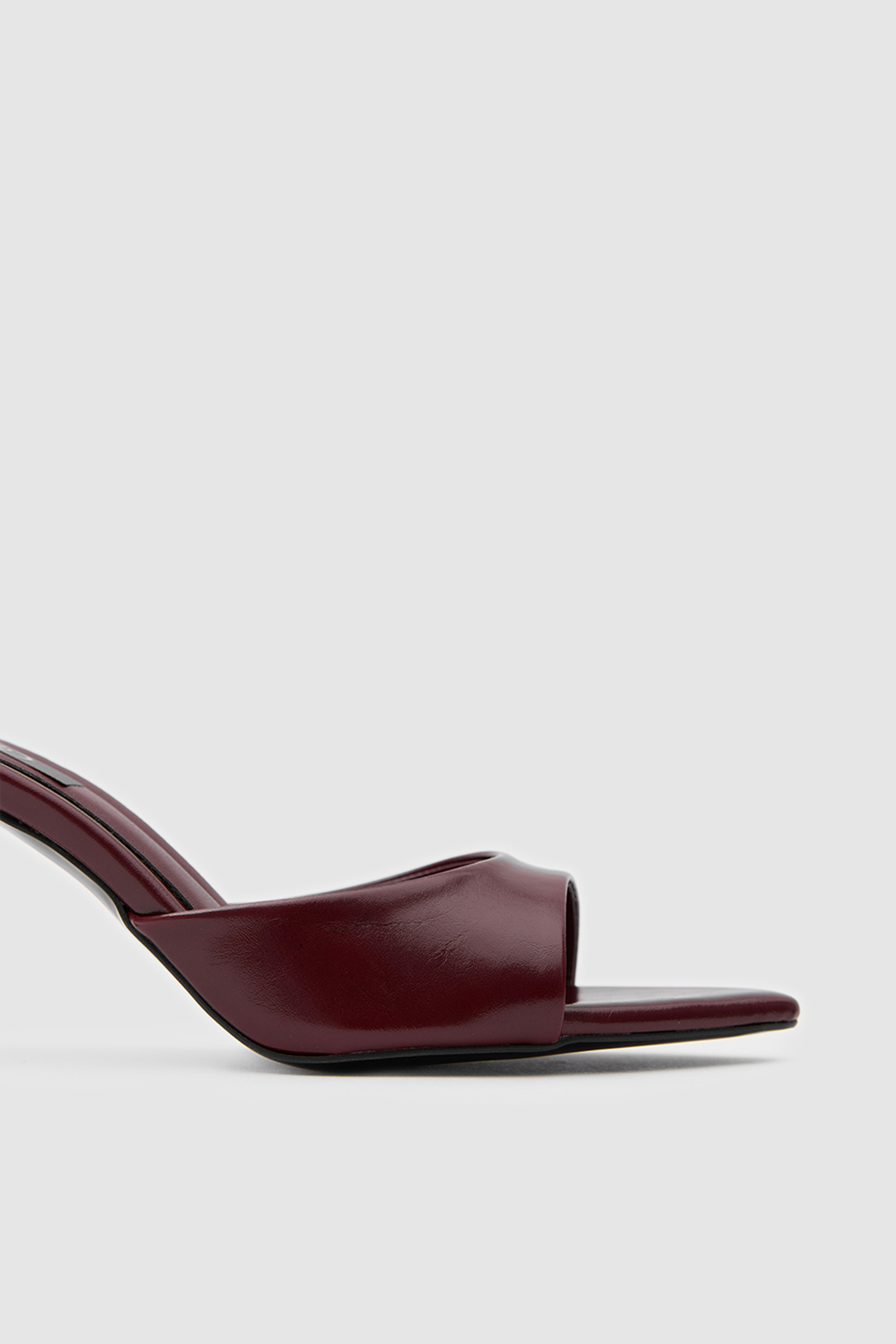 SUVEA Minimal Shape Heels