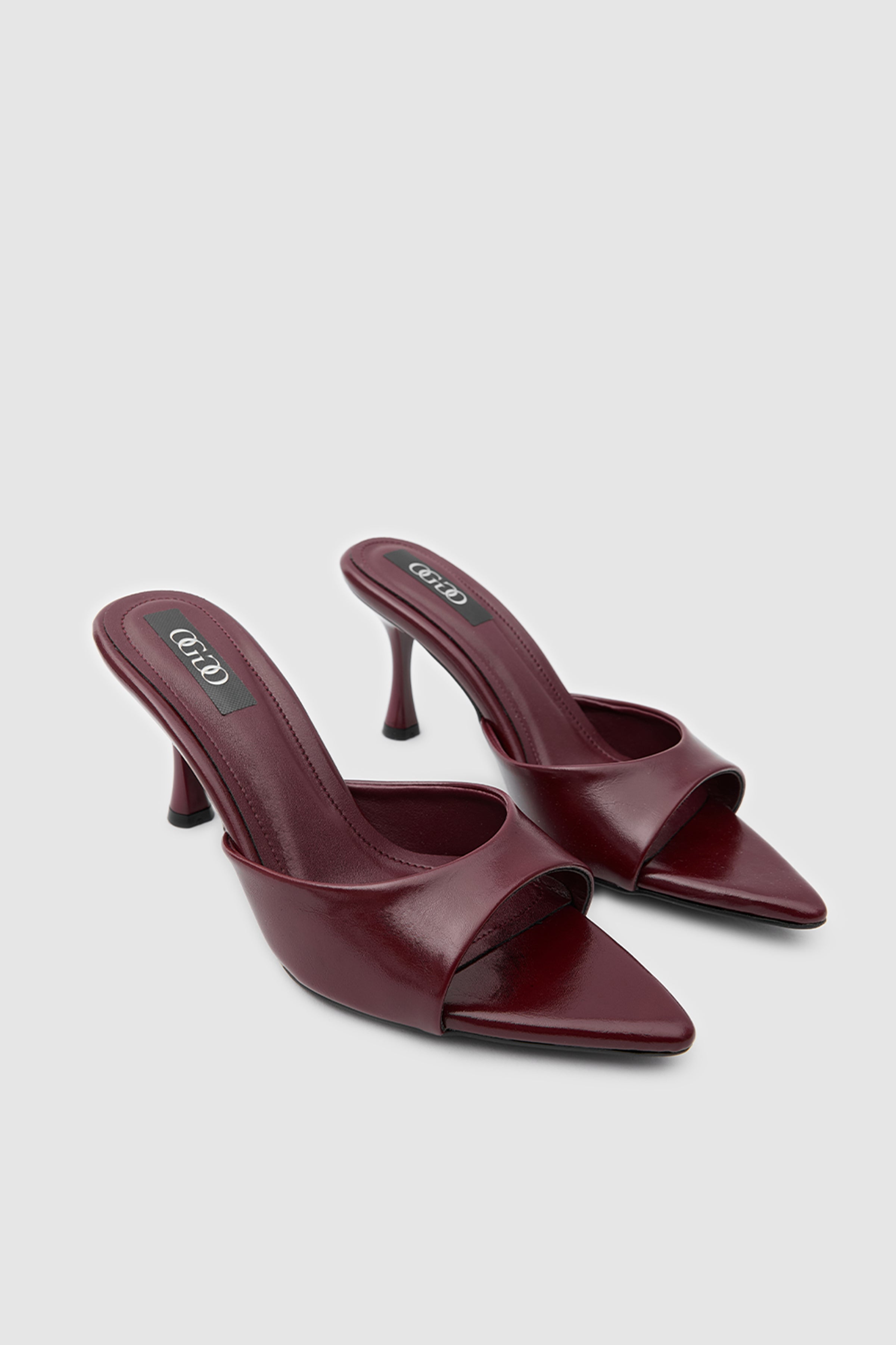 SUVEA Minimal Shape Heels