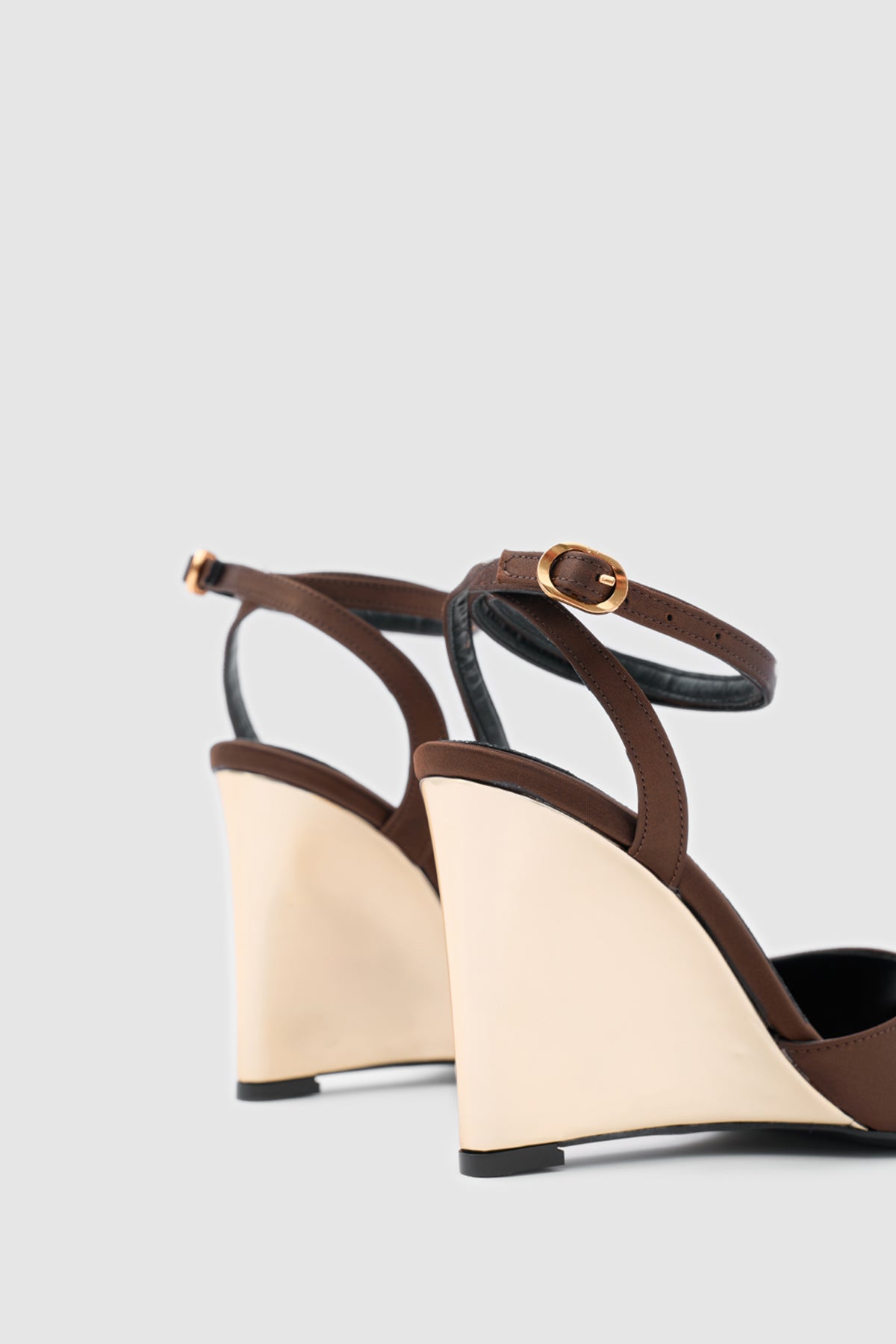 SUVEA Essential Curve Shape Wedges