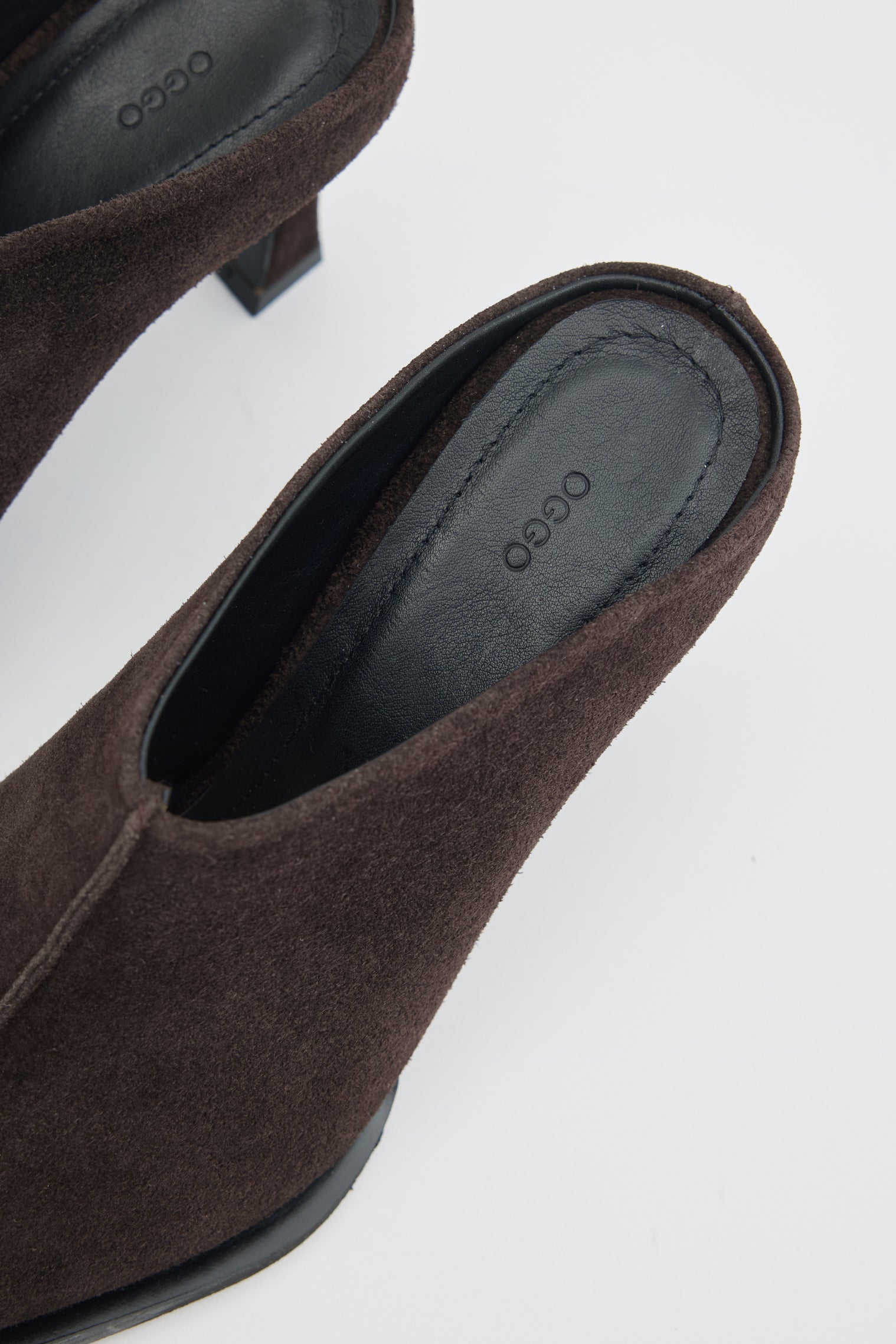 OGGO SUVEA SÜET HAKİKİ DERİ TOPUKLU AYAKKABI