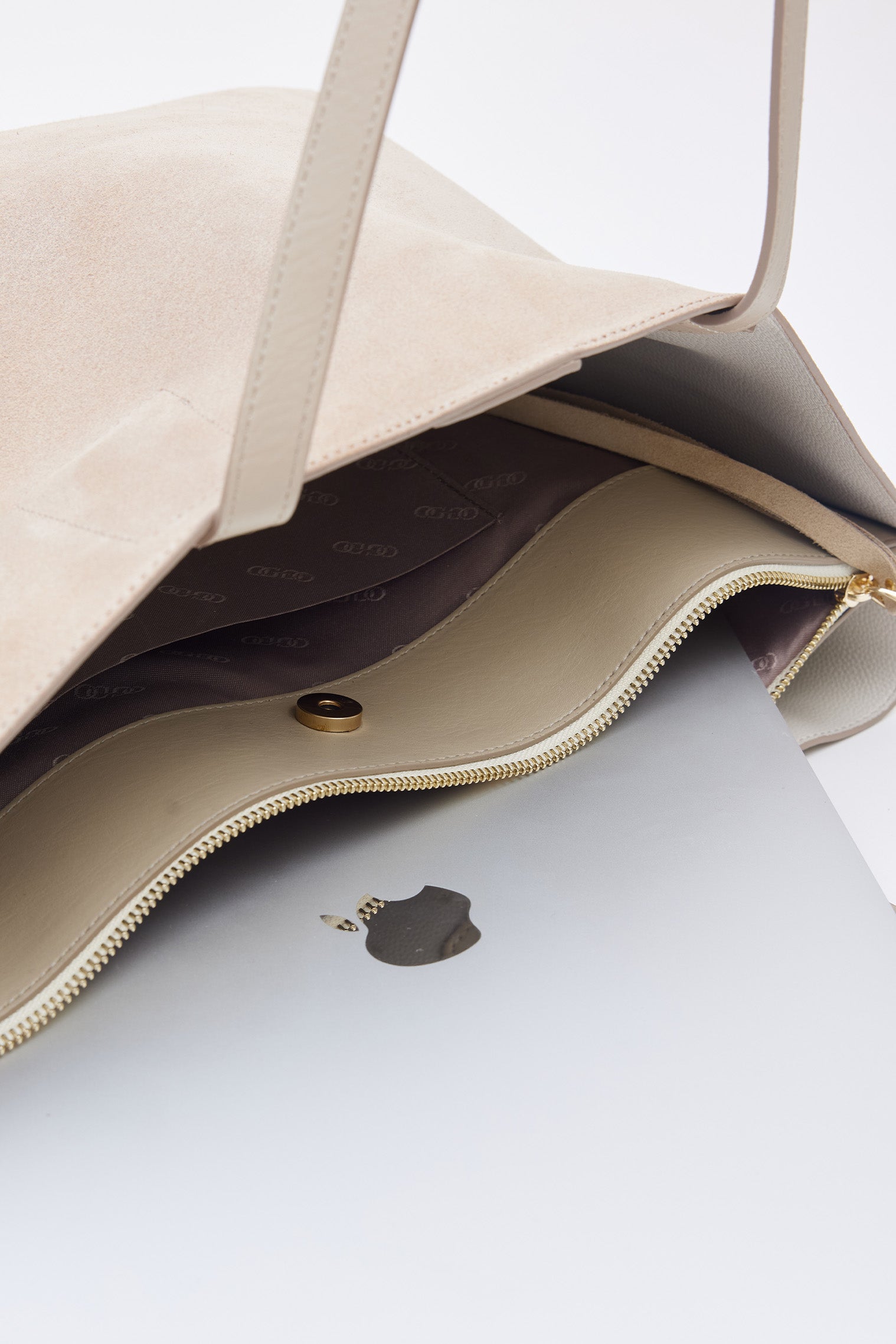 OGGO SUVEA LİTE SÜET DERİ El Çantası