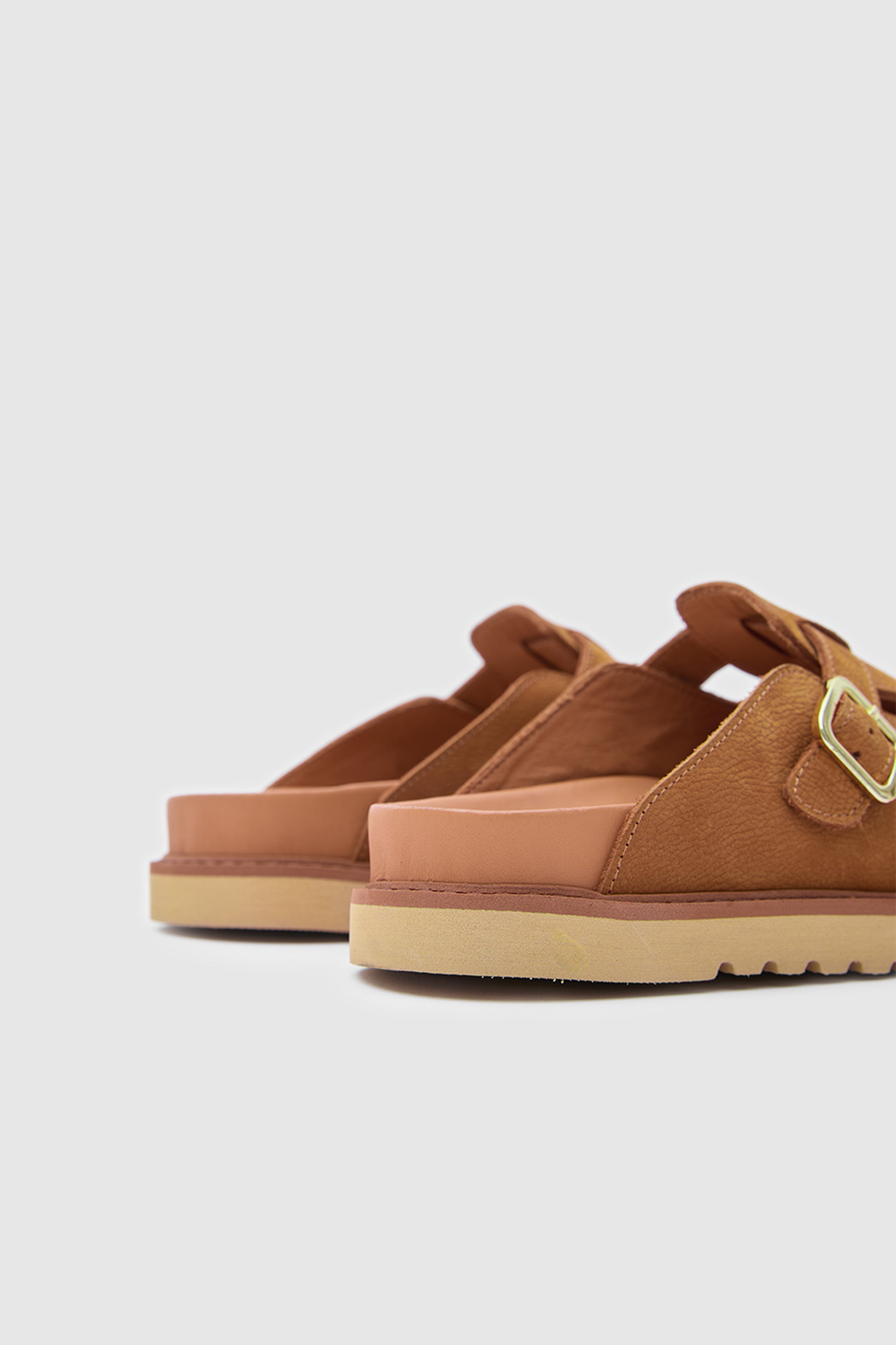 OGGO SUVEA NUBUK DERİ TERLİK