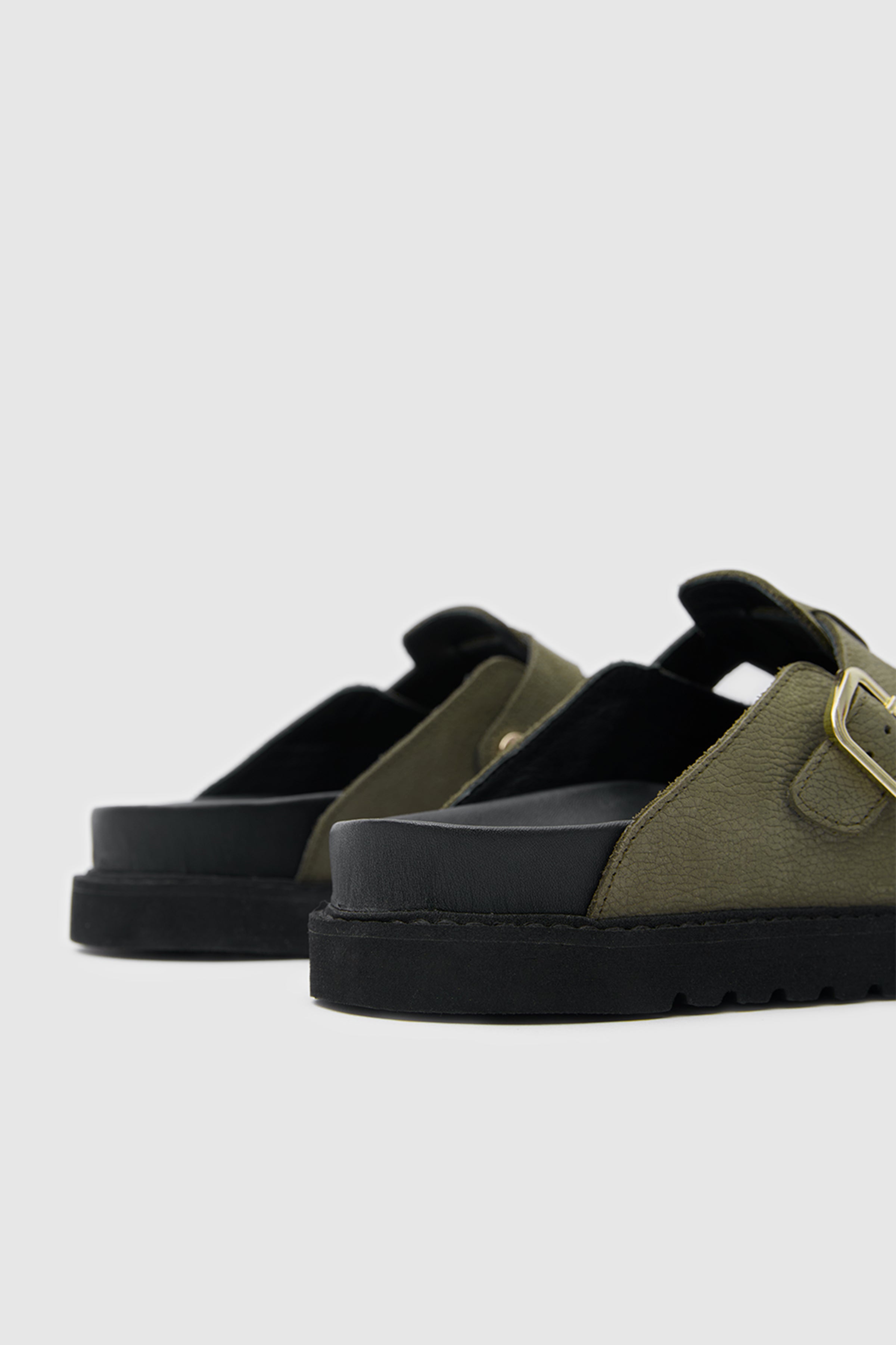 OGGO SUVEA NUBUK DERİ TERLİK