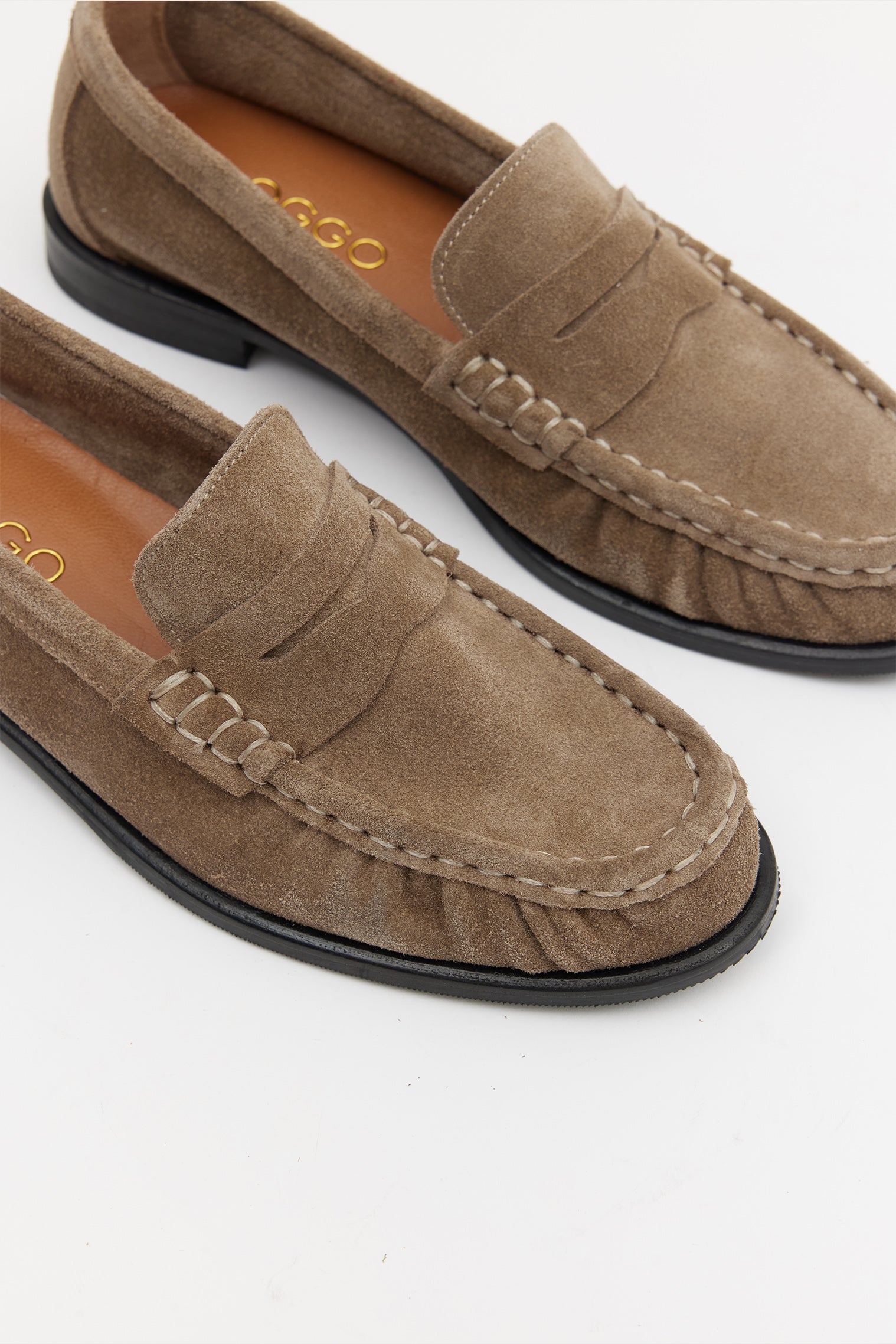 SUVEA SERON Suede Loafer