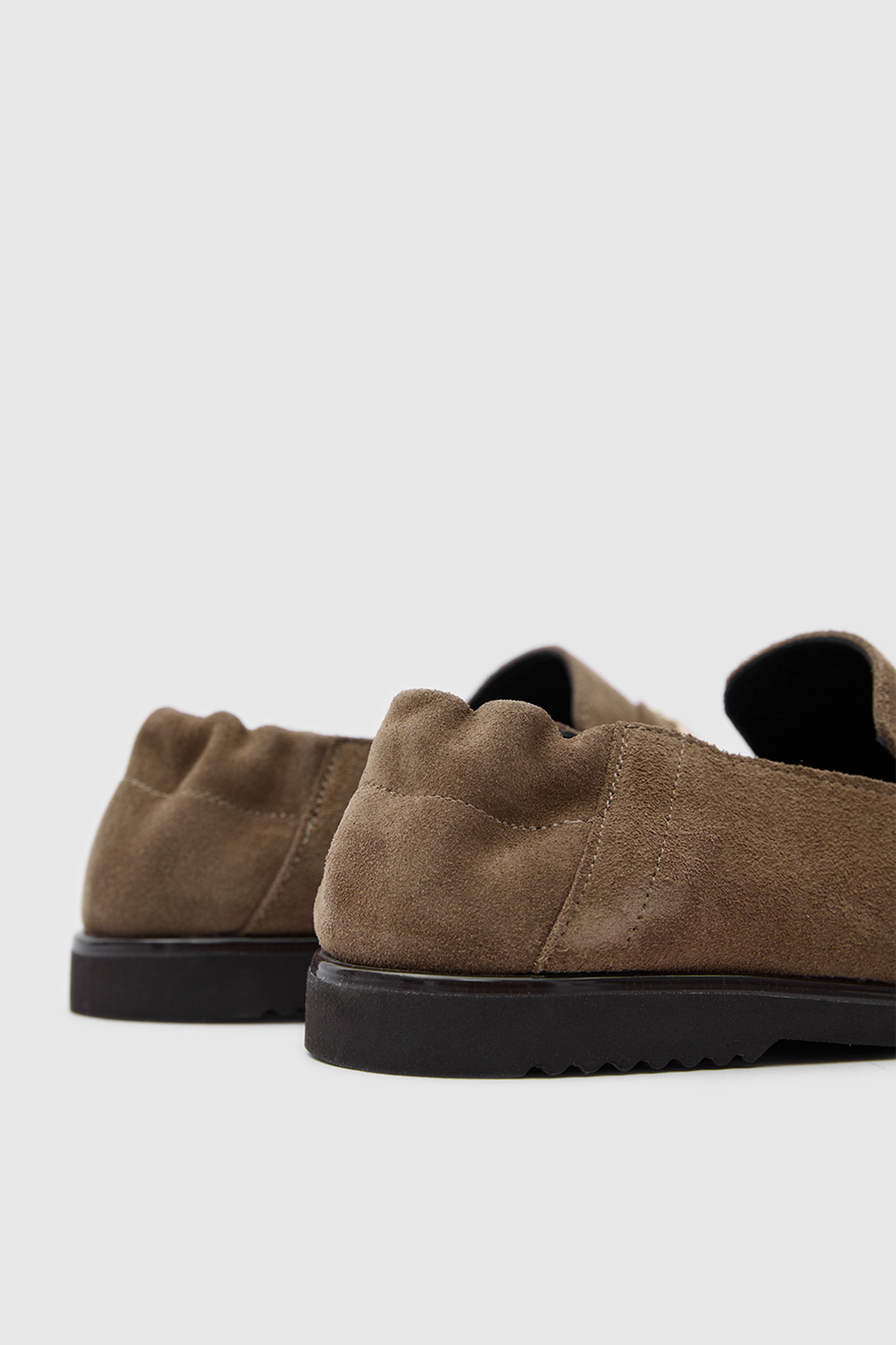 SUVEA ARIO Suede Loafer