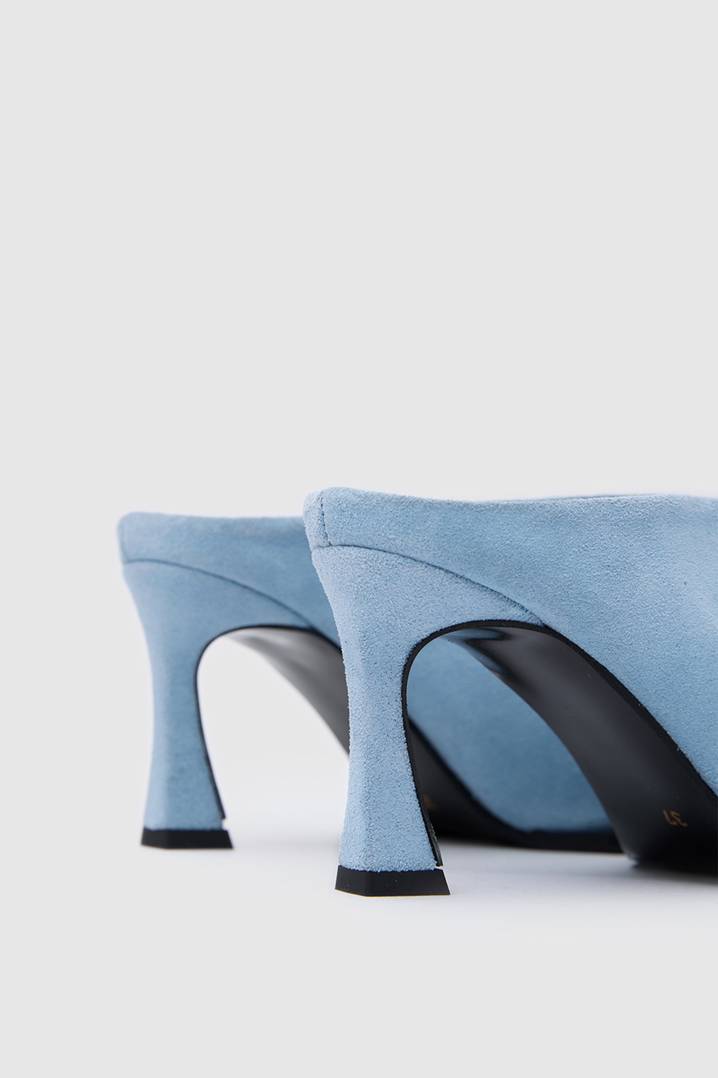 SUVEA AIRA Suede Heeled