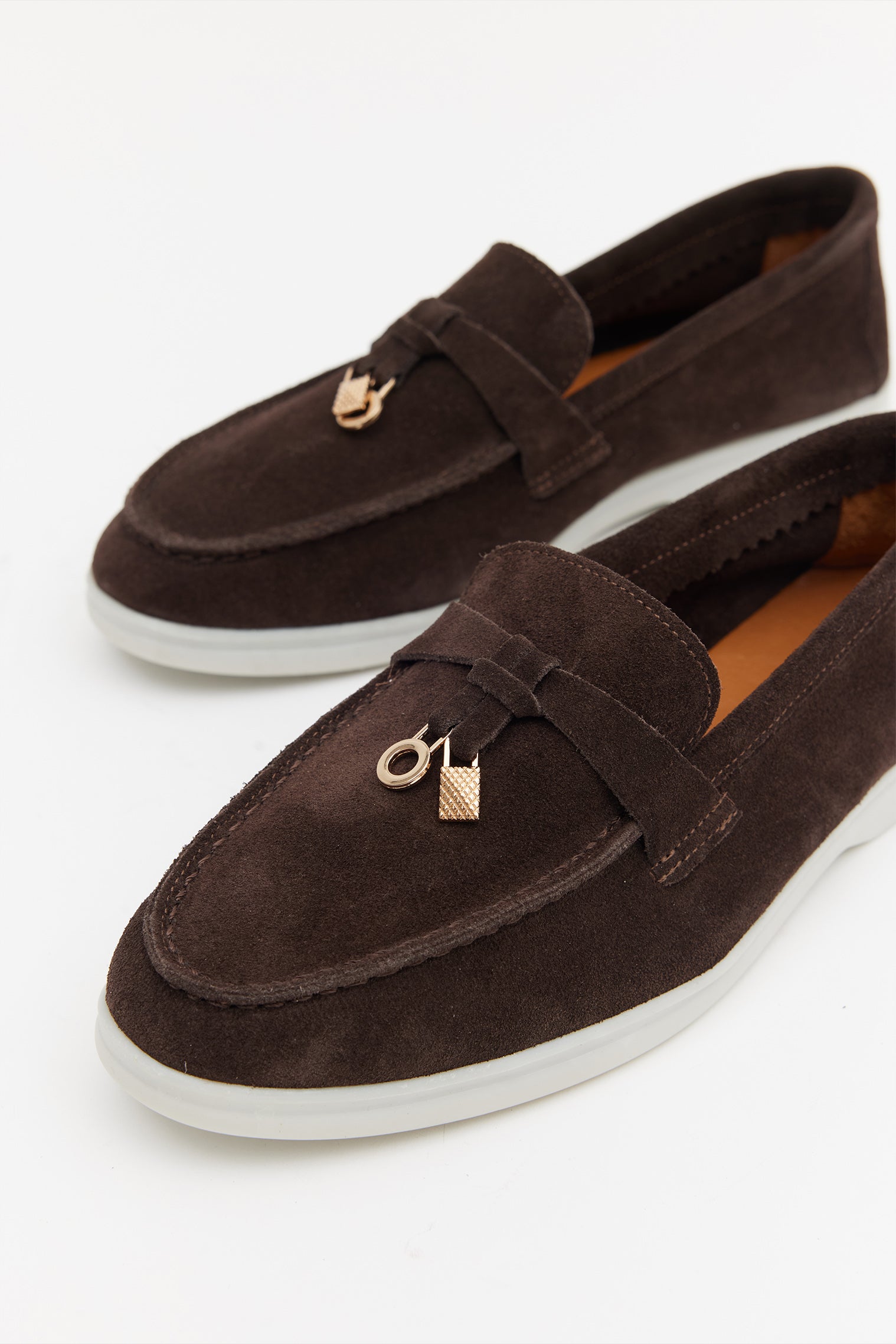 OGGO SUVEA SÜET HAKİKİ DERİ AKSESUARLI FLOTER