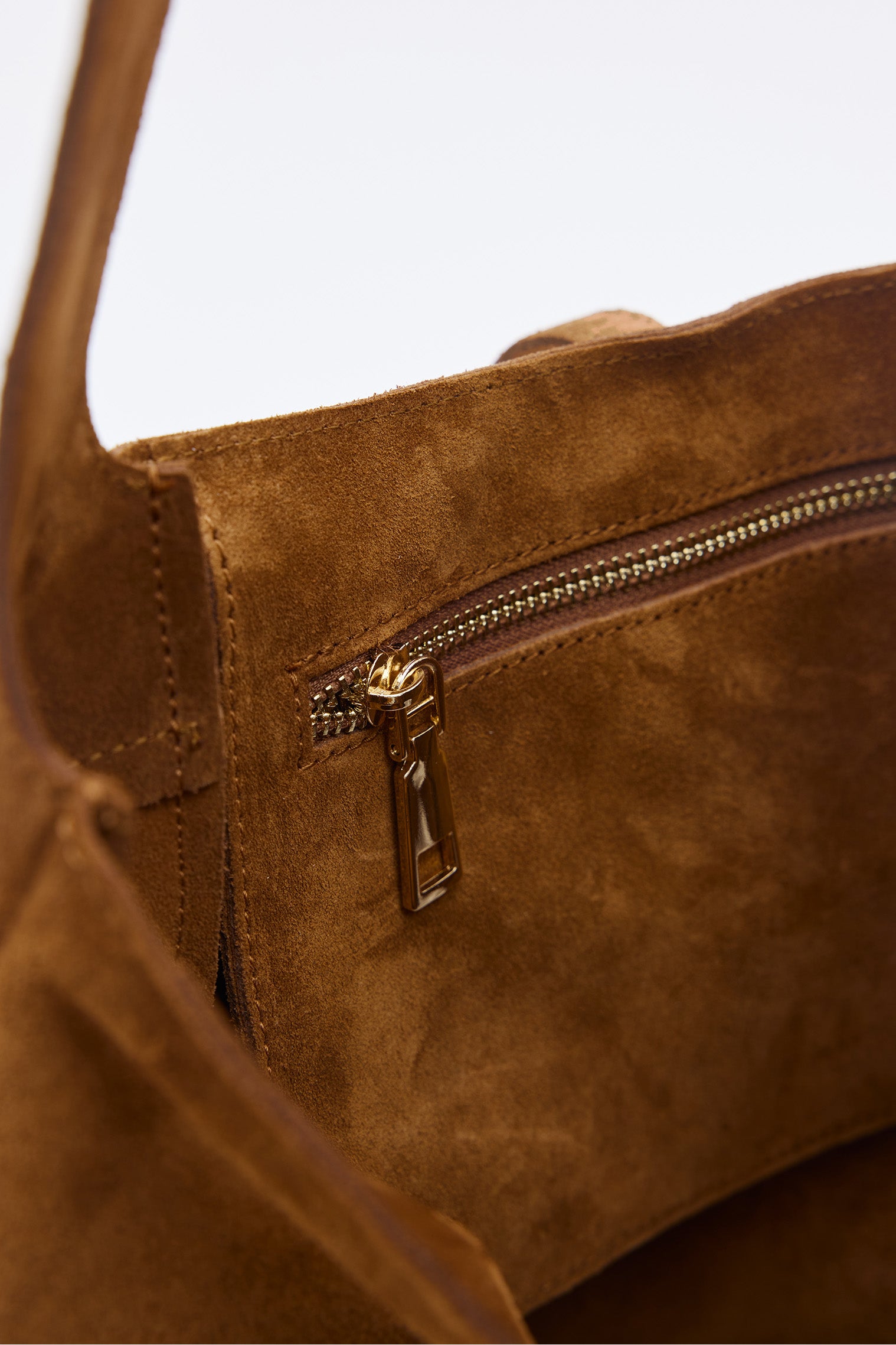 OGGO SUVEA HAKİKİ SÜET DERİ Omuz Çantası