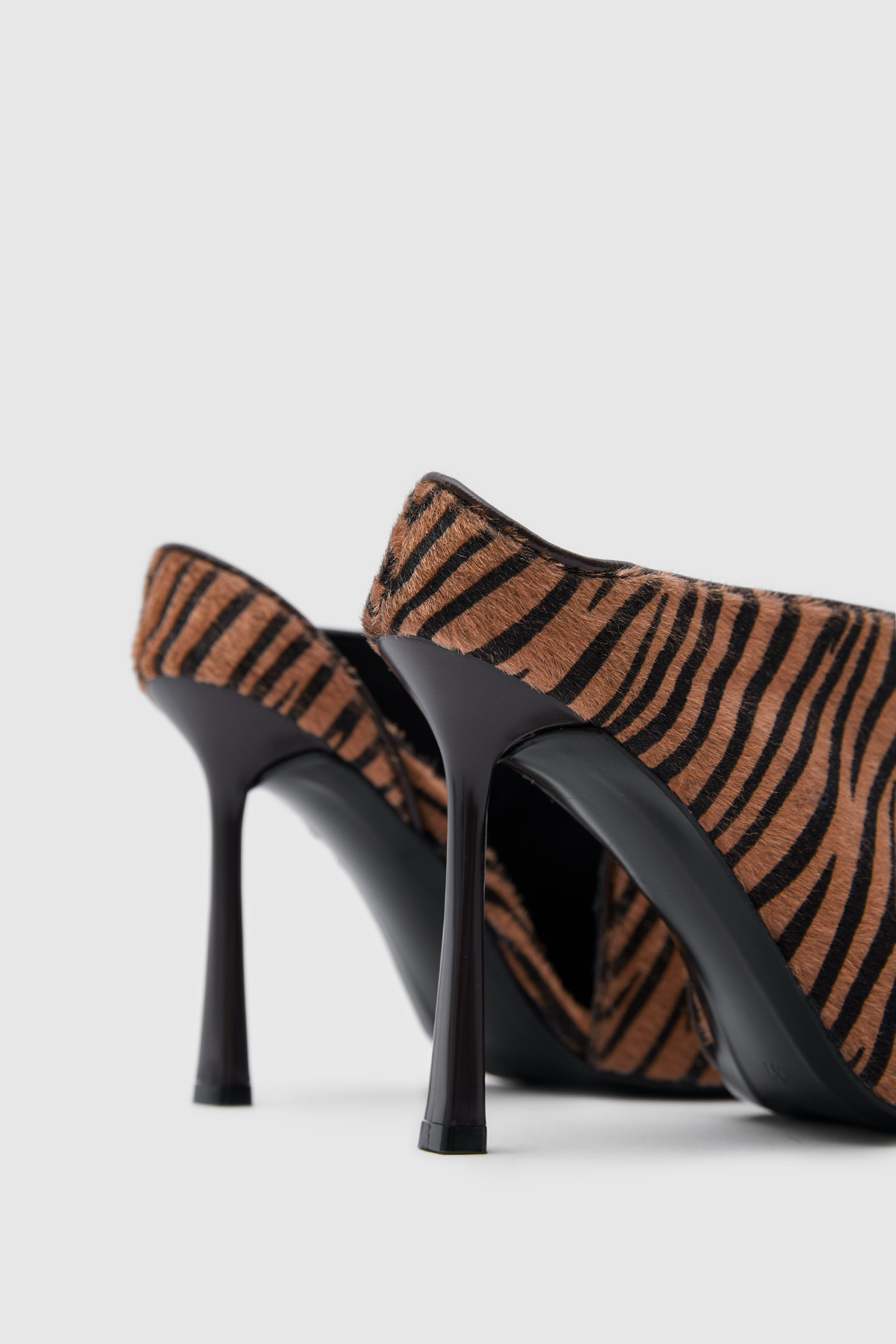 OGGO SUVEA ZEBRA HAKİKİ DERİ TERLİK