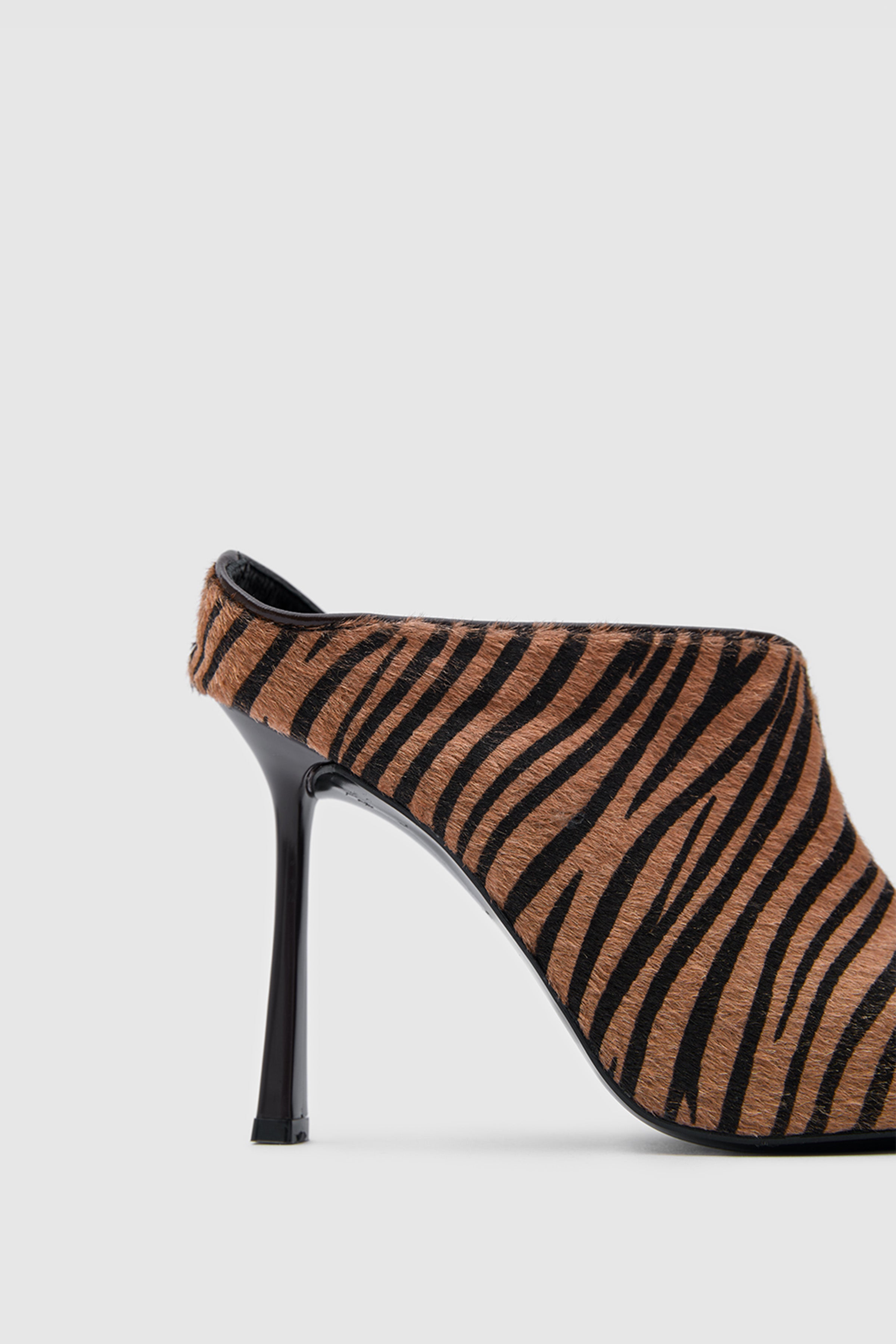 OGGO SUVEA ZEBRA HAKİKİ DERİ TERLİK