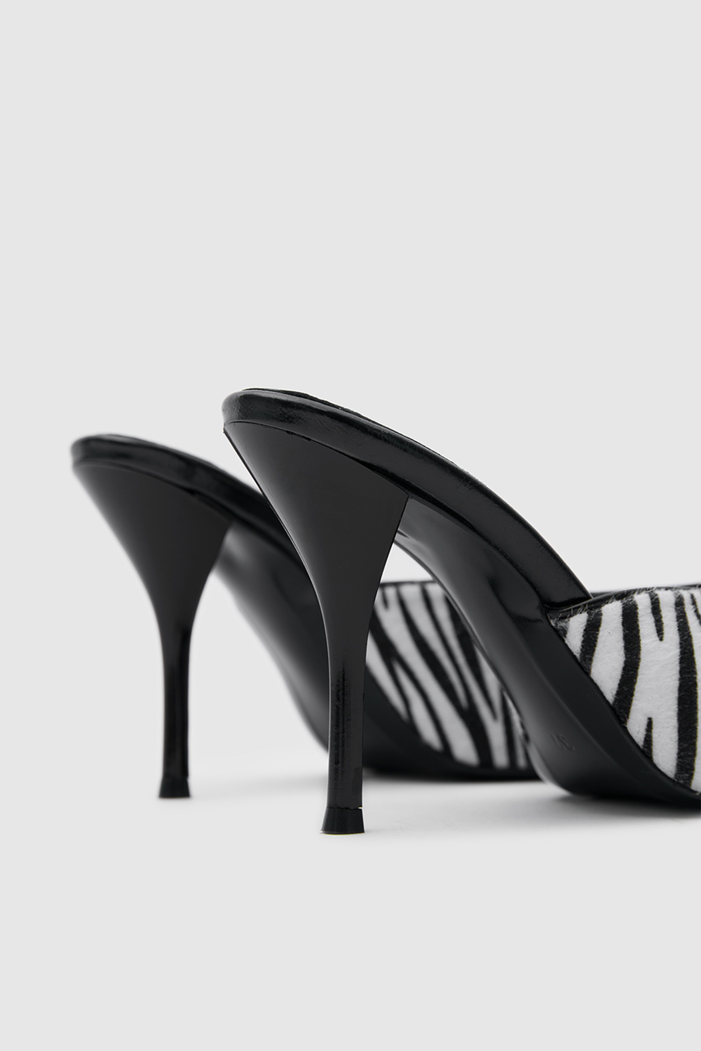 SUVEA AELA Leather Heeled