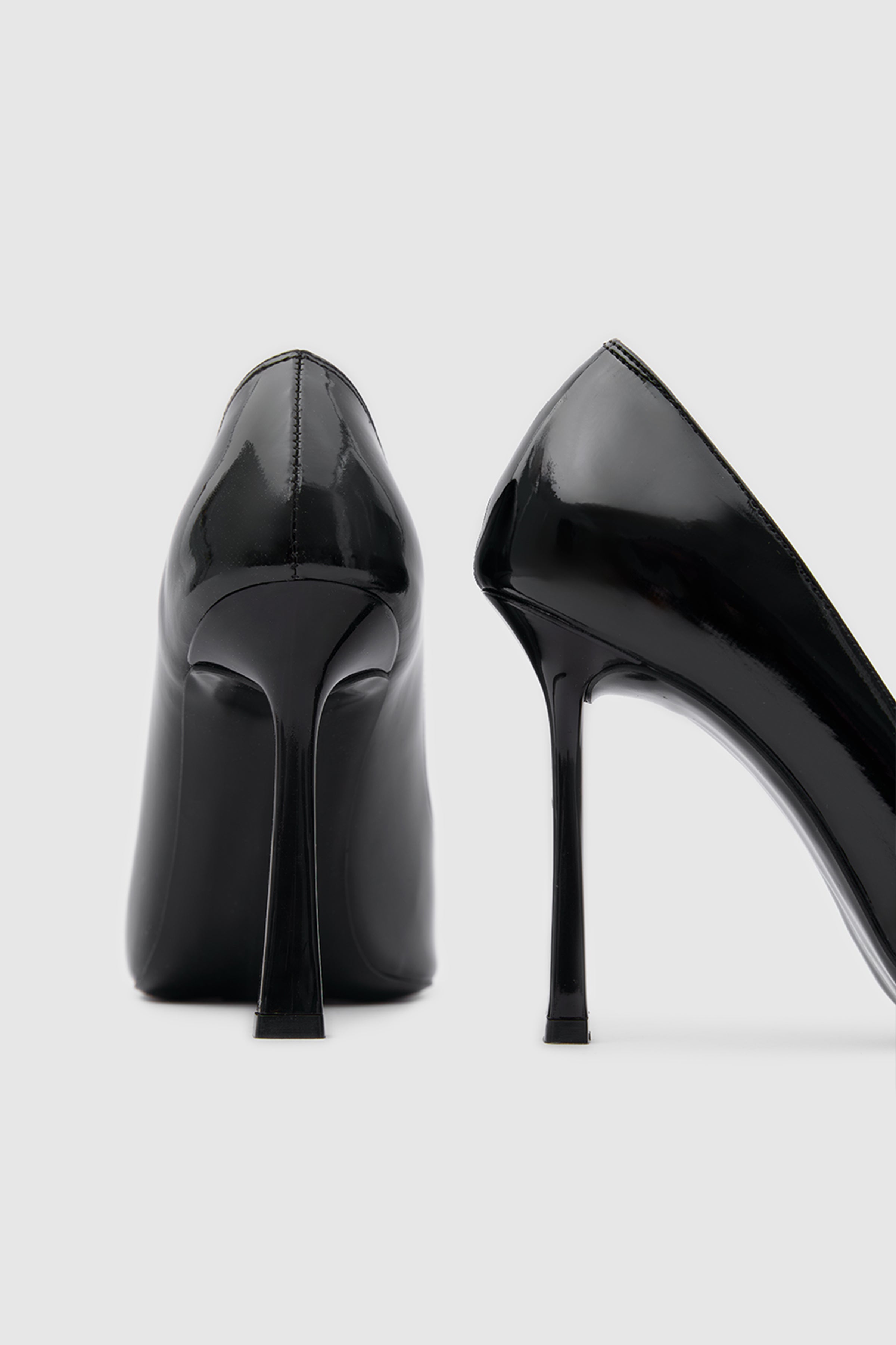 SUVEA AVEN Patent Leather Stiletto