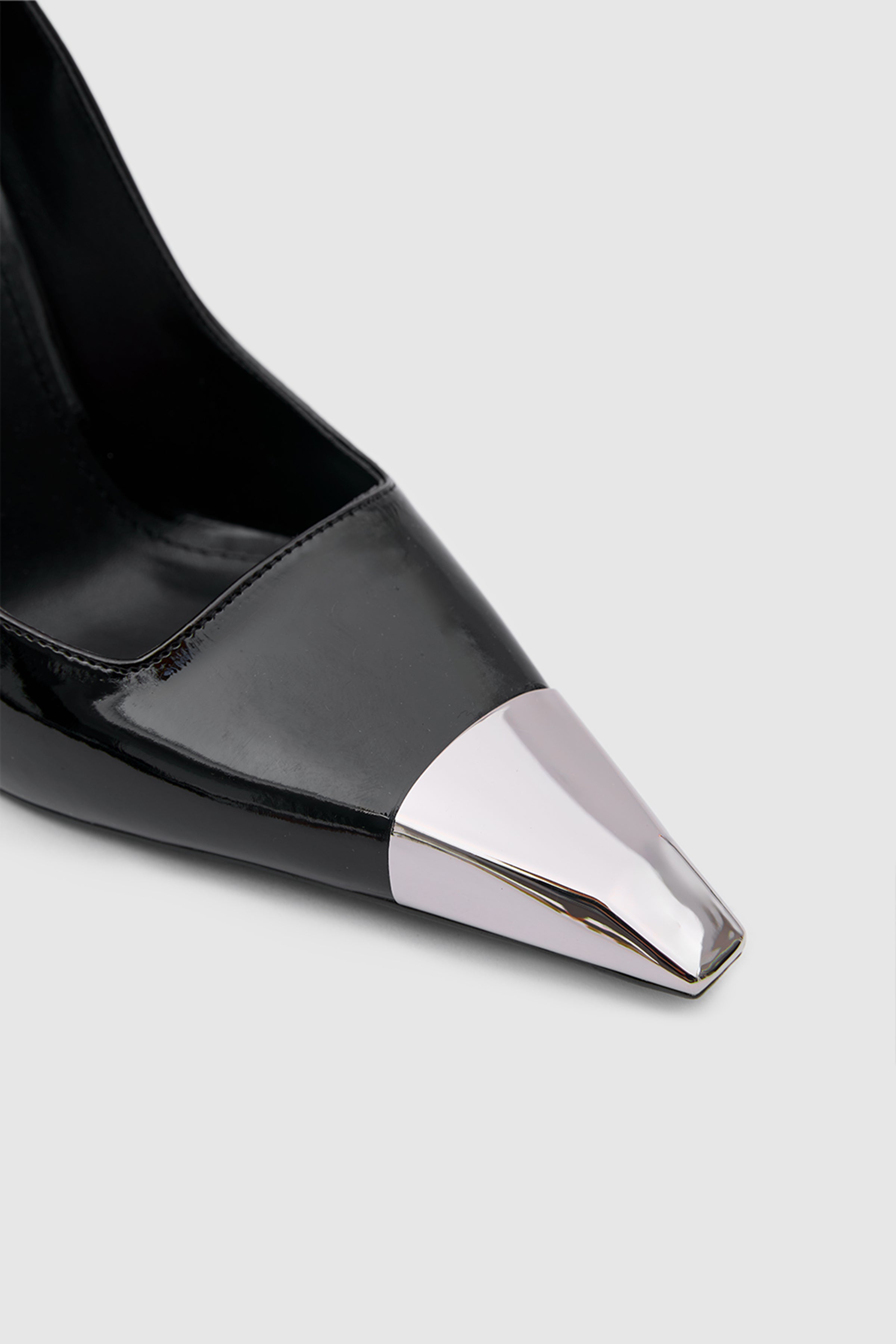 SUVEA AVEN Patent Leather Stiletto